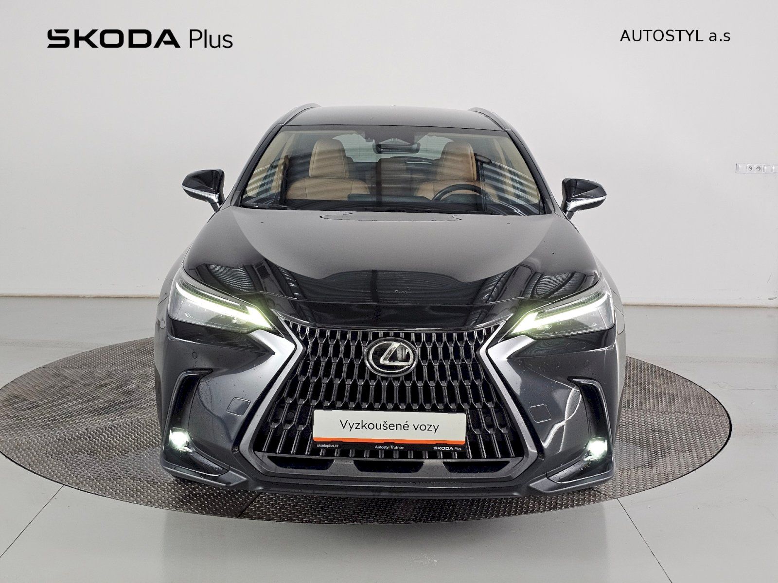 Lexus NX 350h, 2.5HEV AWD 248k PRESTIGE PLUS - fotka 4