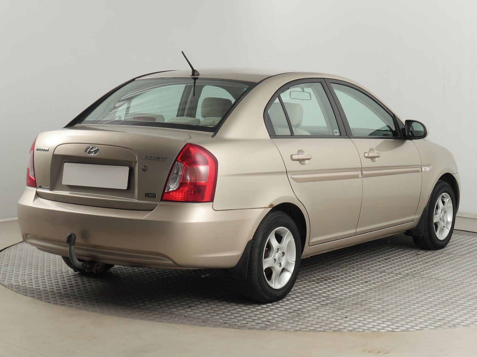 Hyundai Accent, 1.5 CRDi, ČR,1.maj, Tažné - fotka 5