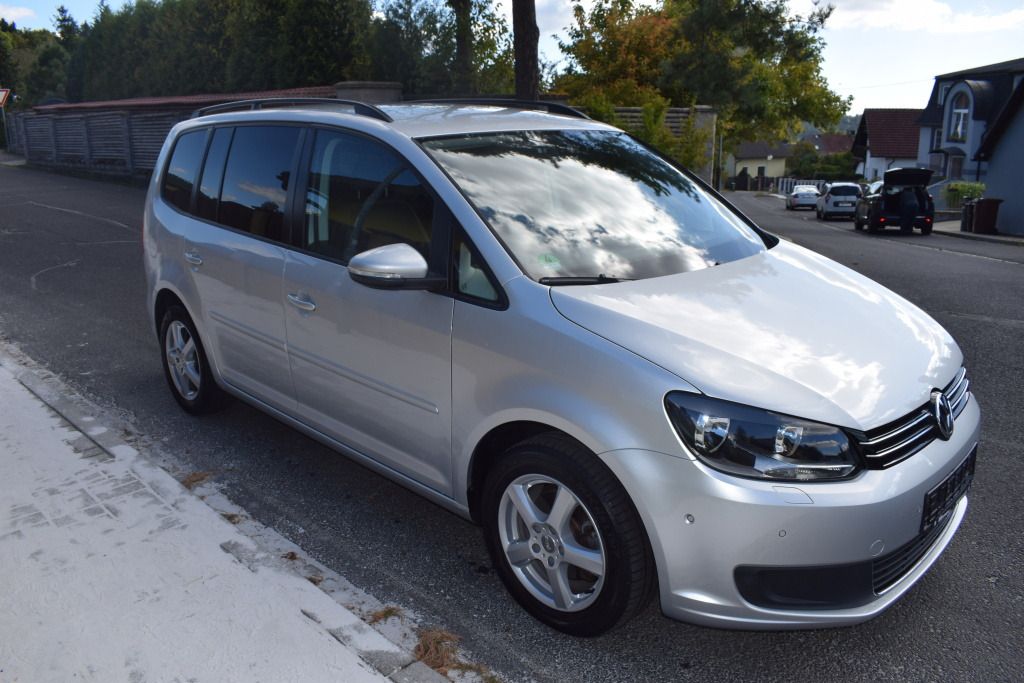 Volkswagen Touran, 1.6 TDI DSG, 77kW, málo KM - fotka 5