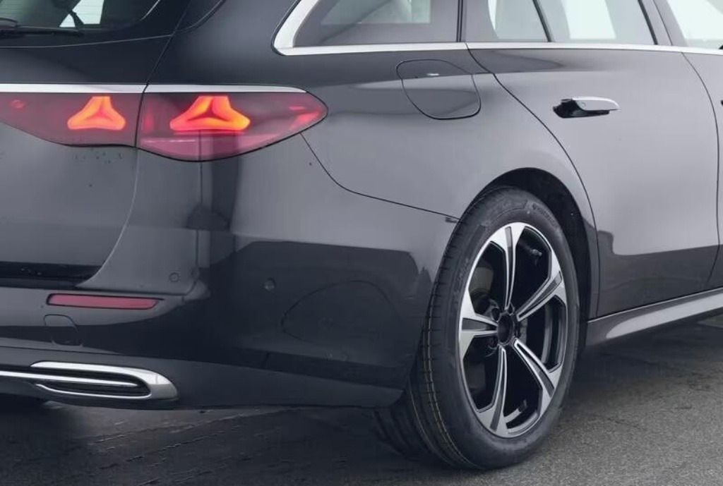 Mercedes-Benz Třídy E, 220 d T AVANTGARDE Advanced - fotka 4