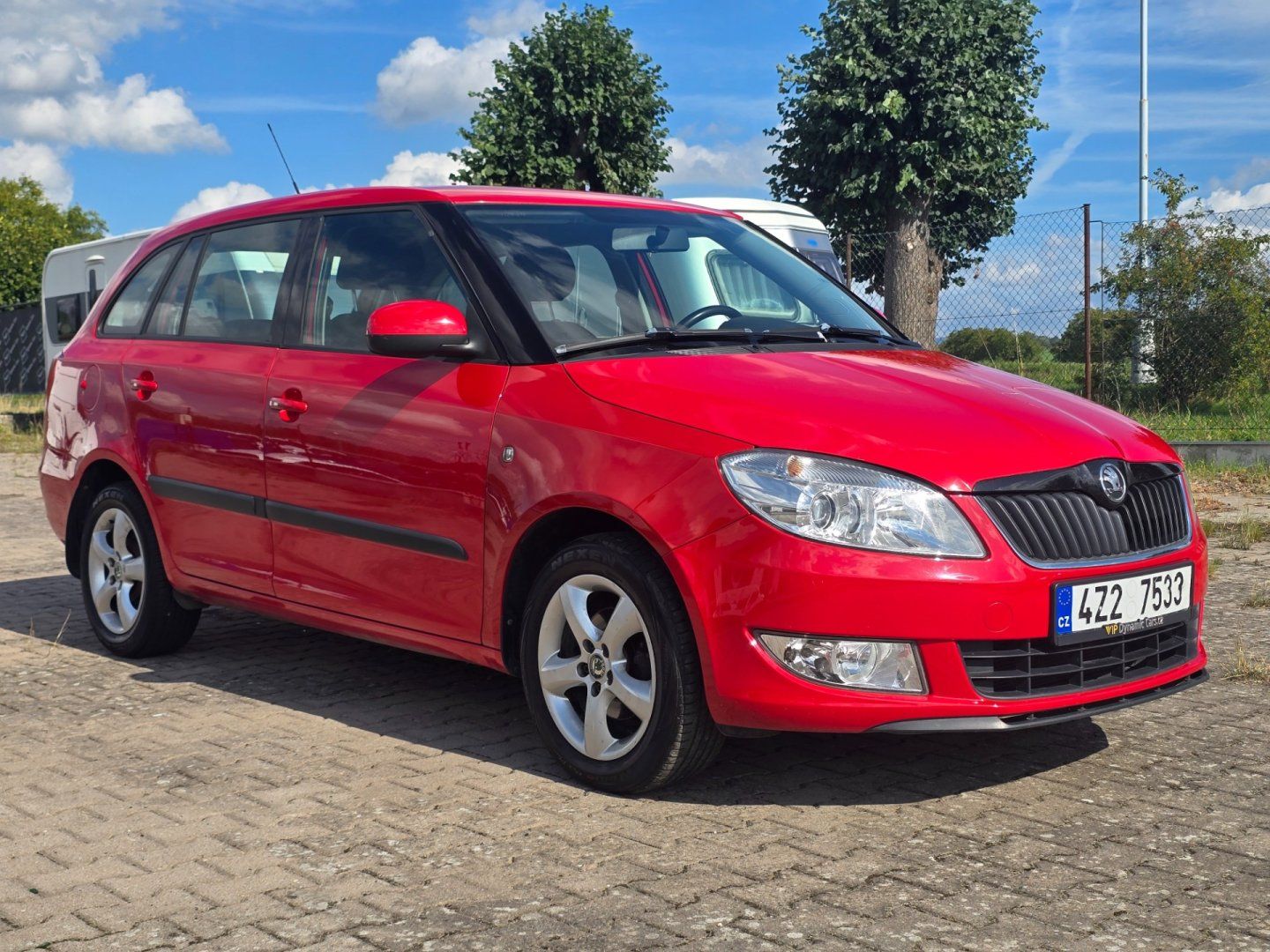 Škoda Fabia, 1.2 TSI 63 kw KLIMA TAŽNÉ - fotka 2