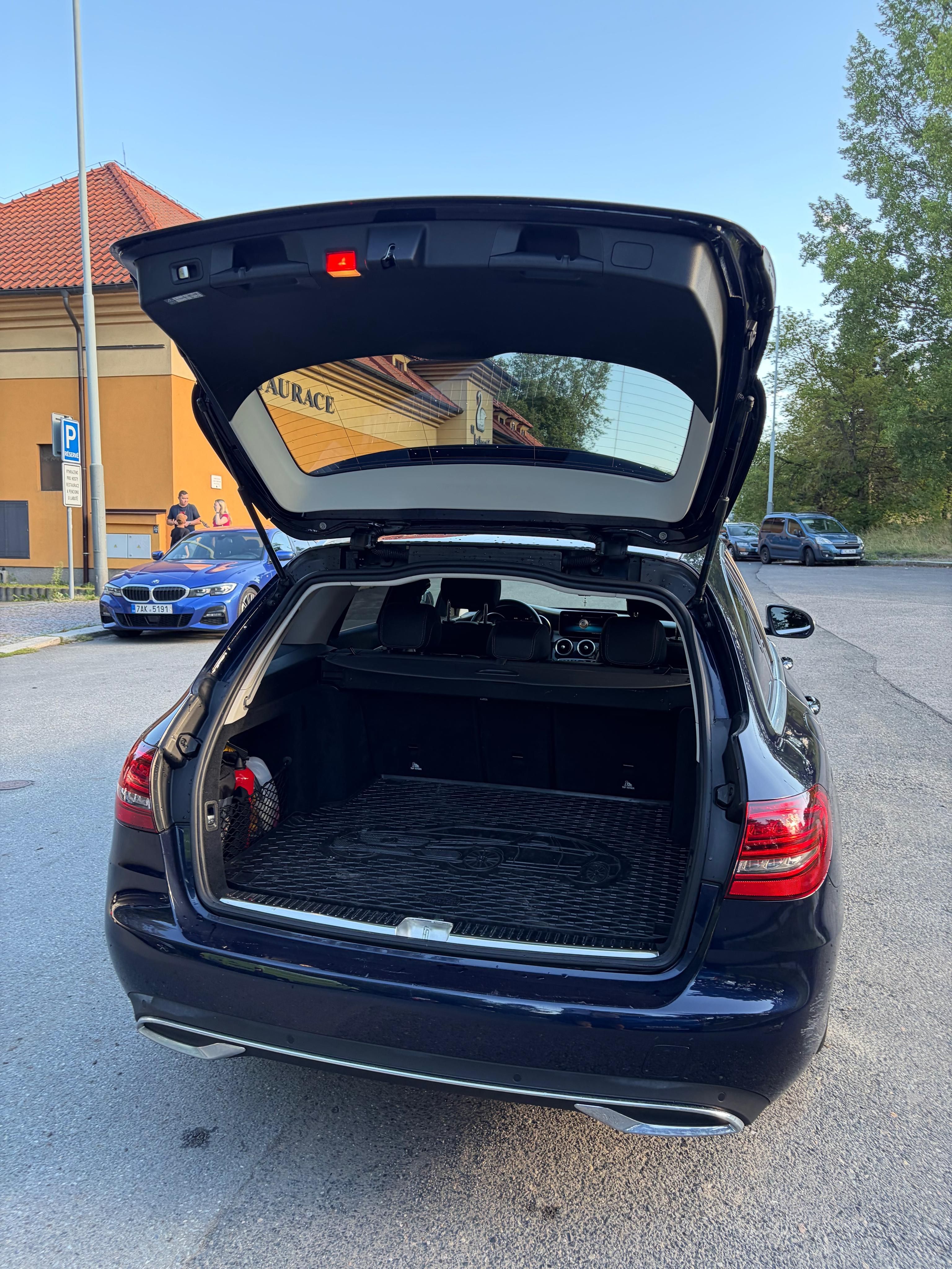 Mercedes-Benz Třídy C, C180 facelift - fotka 3