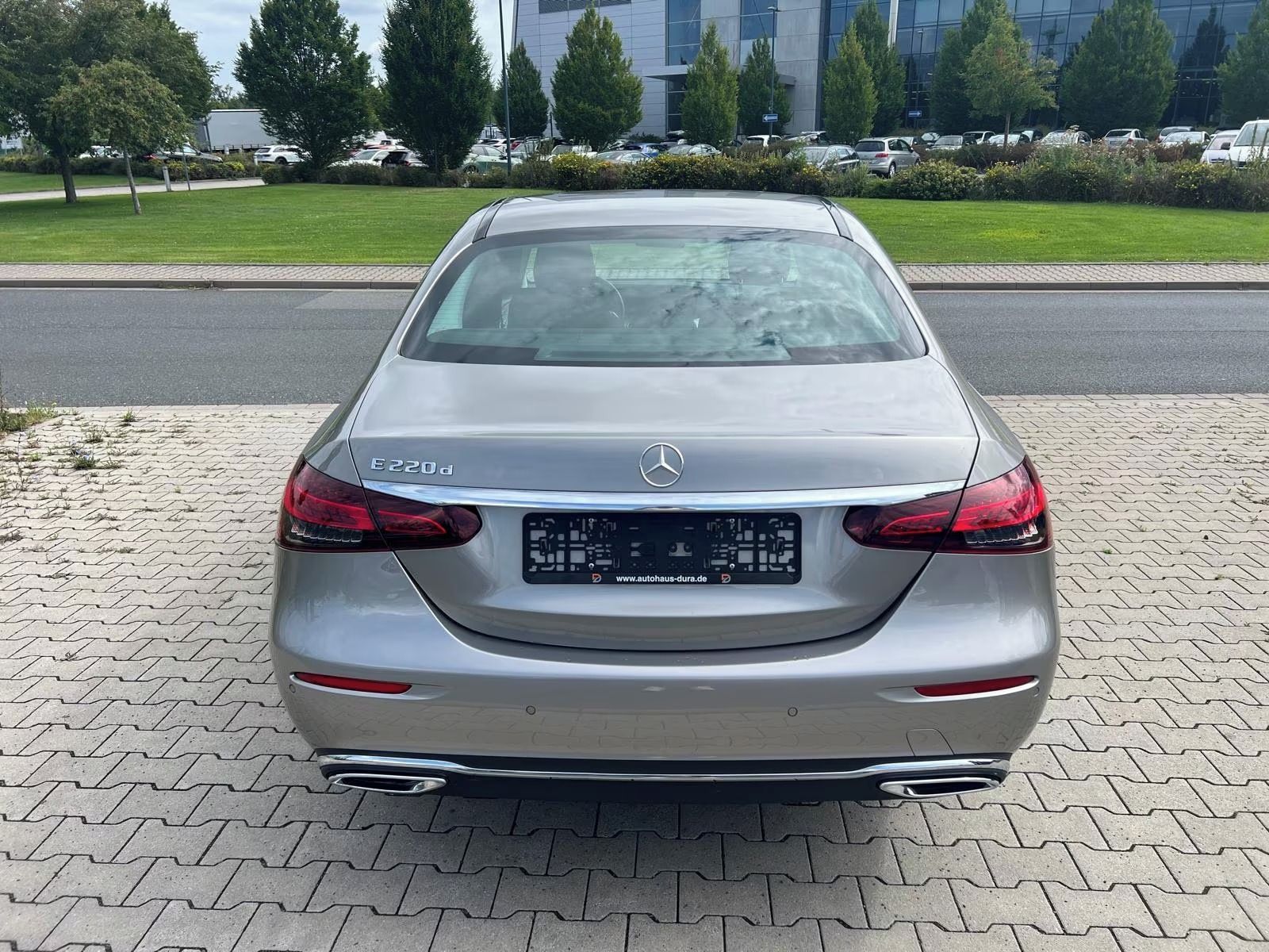 Mercedes-Benz Třídy E, 220 d Avantgarde Lim.*Kamera* - fotka 6