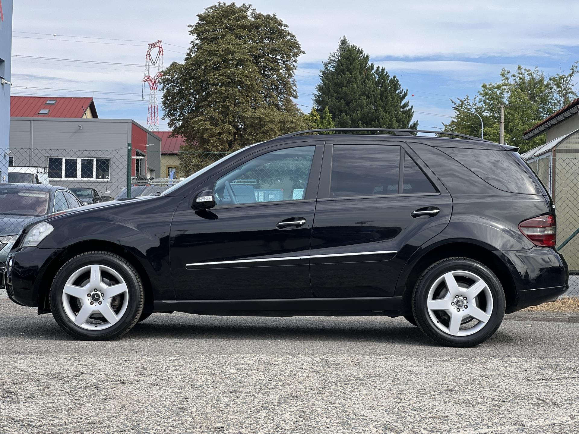 Mercedes-Benz Třídy M, ML 320CDi AMG PAKET AUTOMAT - fotka 4