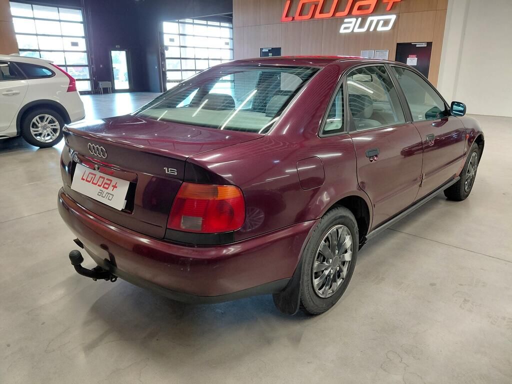 Audi A4, 1.6 MPI 74 kW - fotka 3