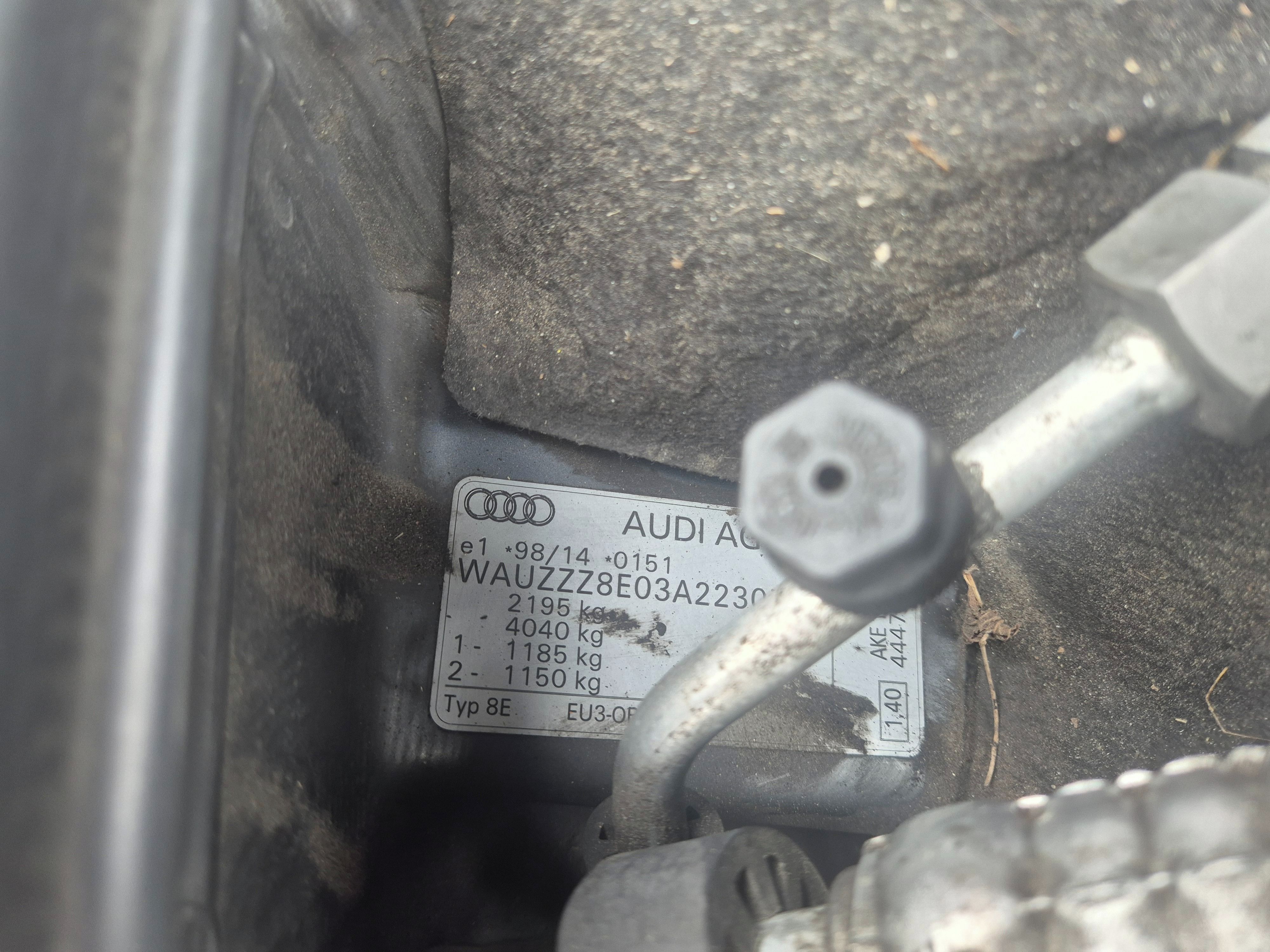 Audi A4, 2.5 Quatro 4x4 - fotka 5
