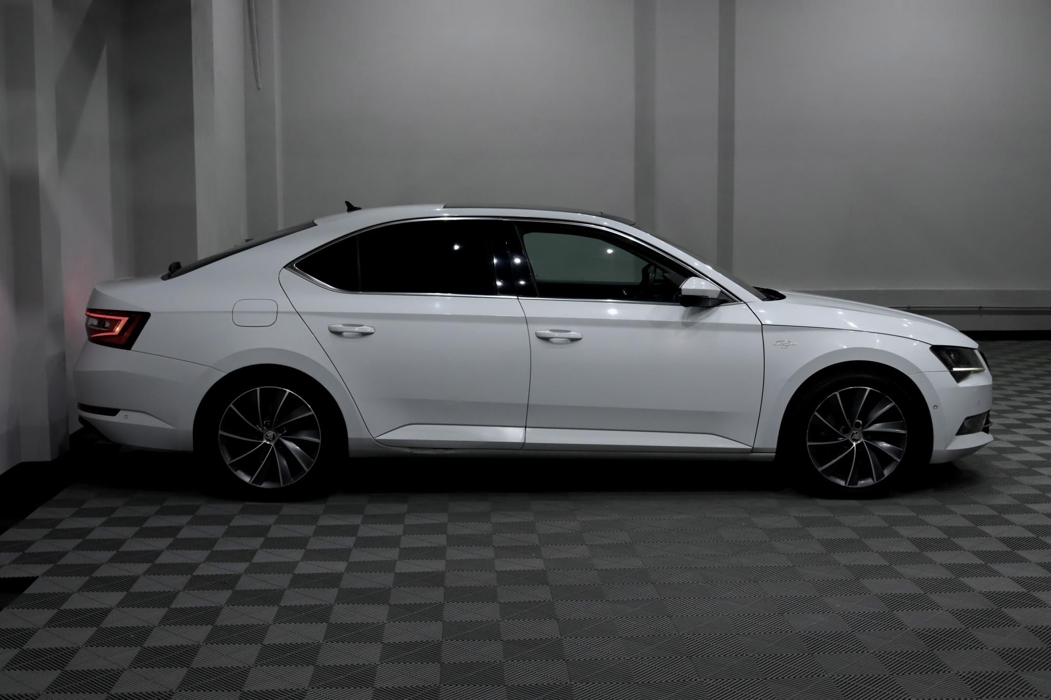 Škoda Superb, 3 2.0 TDI 140 kW DSG L&K - fotka 3
