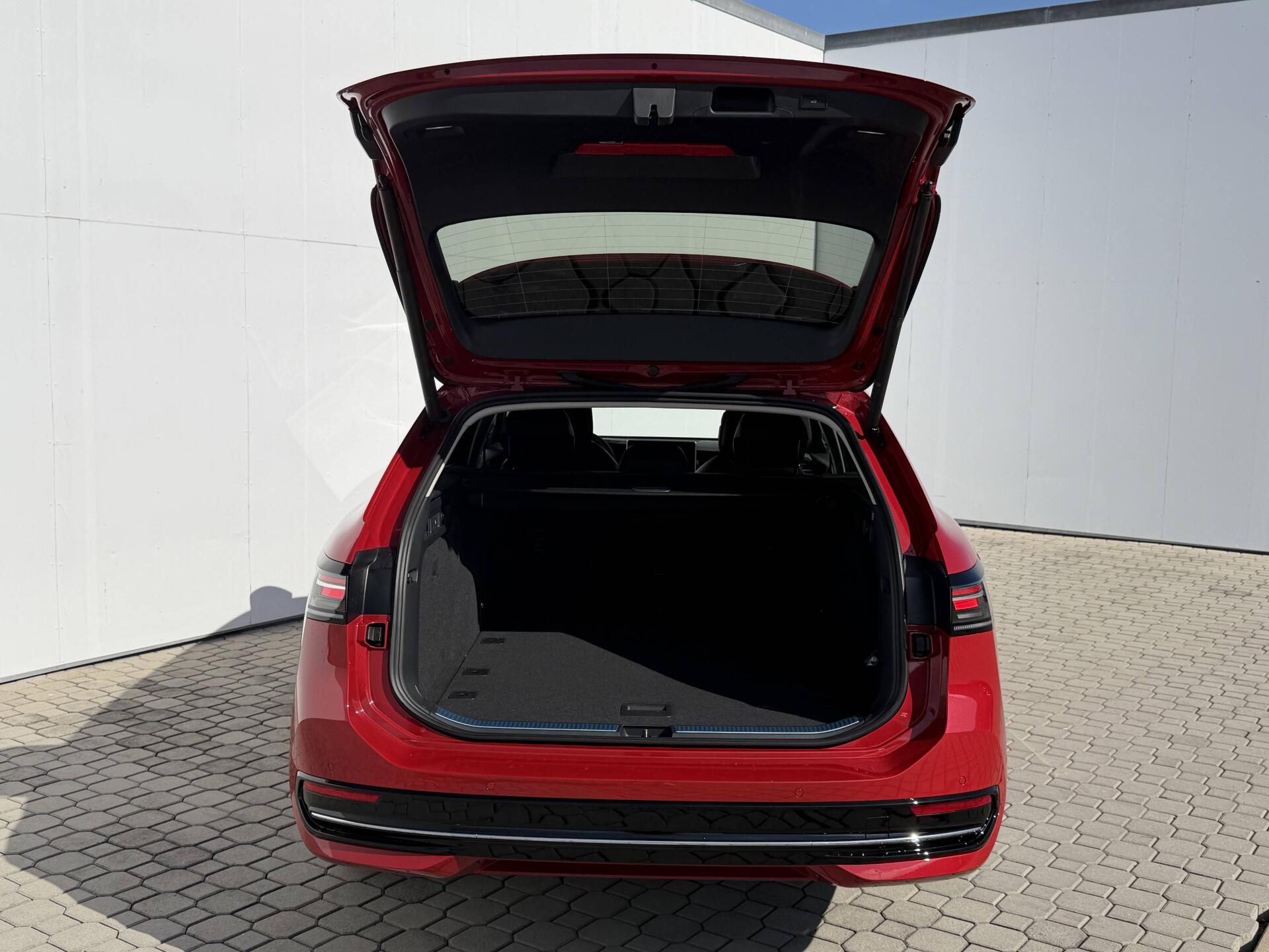 Volkswagen Passat, Elegance DSG mHEV 1,5eTSI - fotka 4