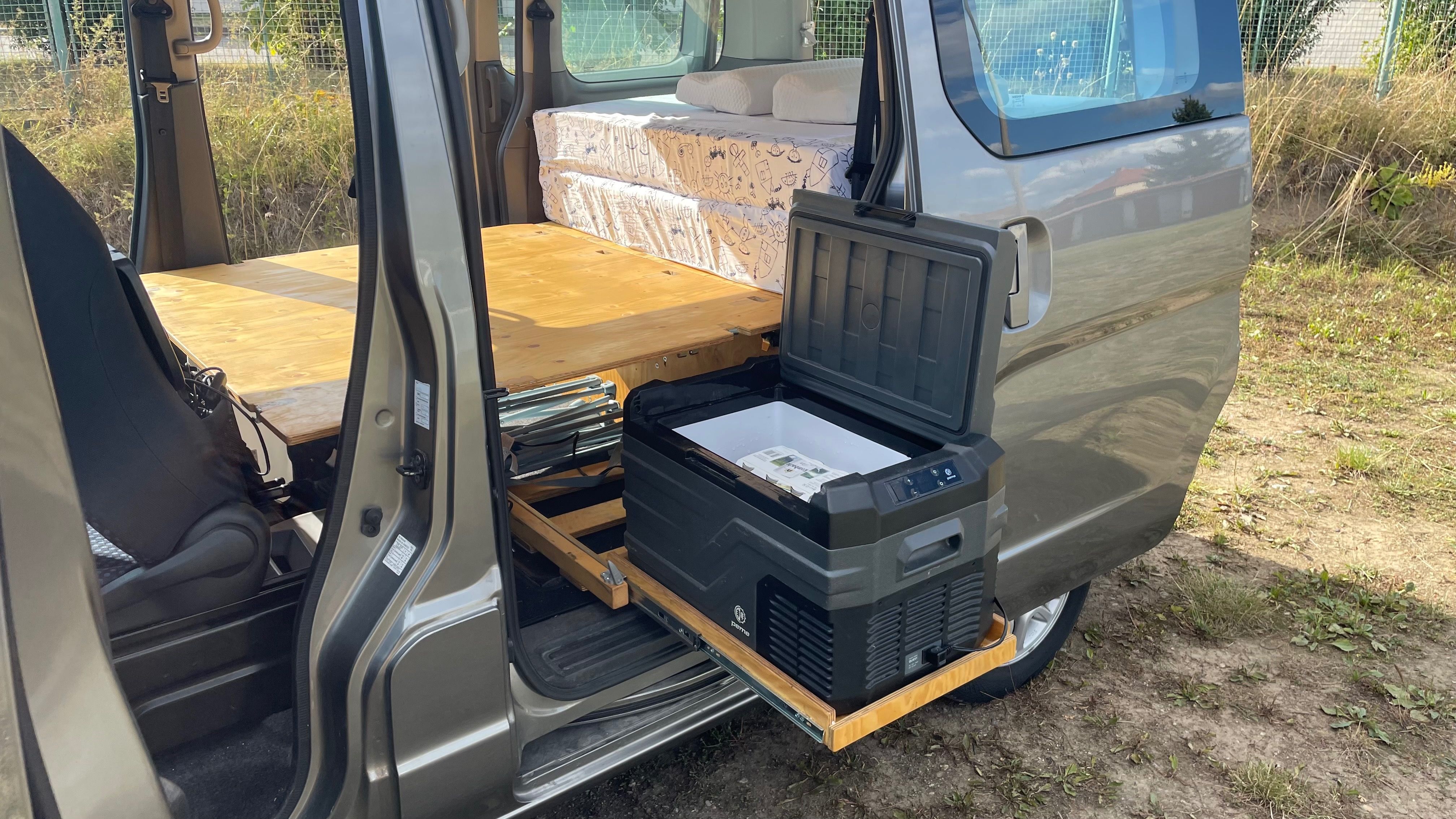Nissan NV200, S OBYTNOU PŘESTAVBOU - fotka 6