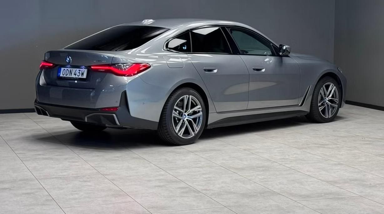 BMW i4, eDrive40 GC SoH 95% Bílý in. - fotka 2