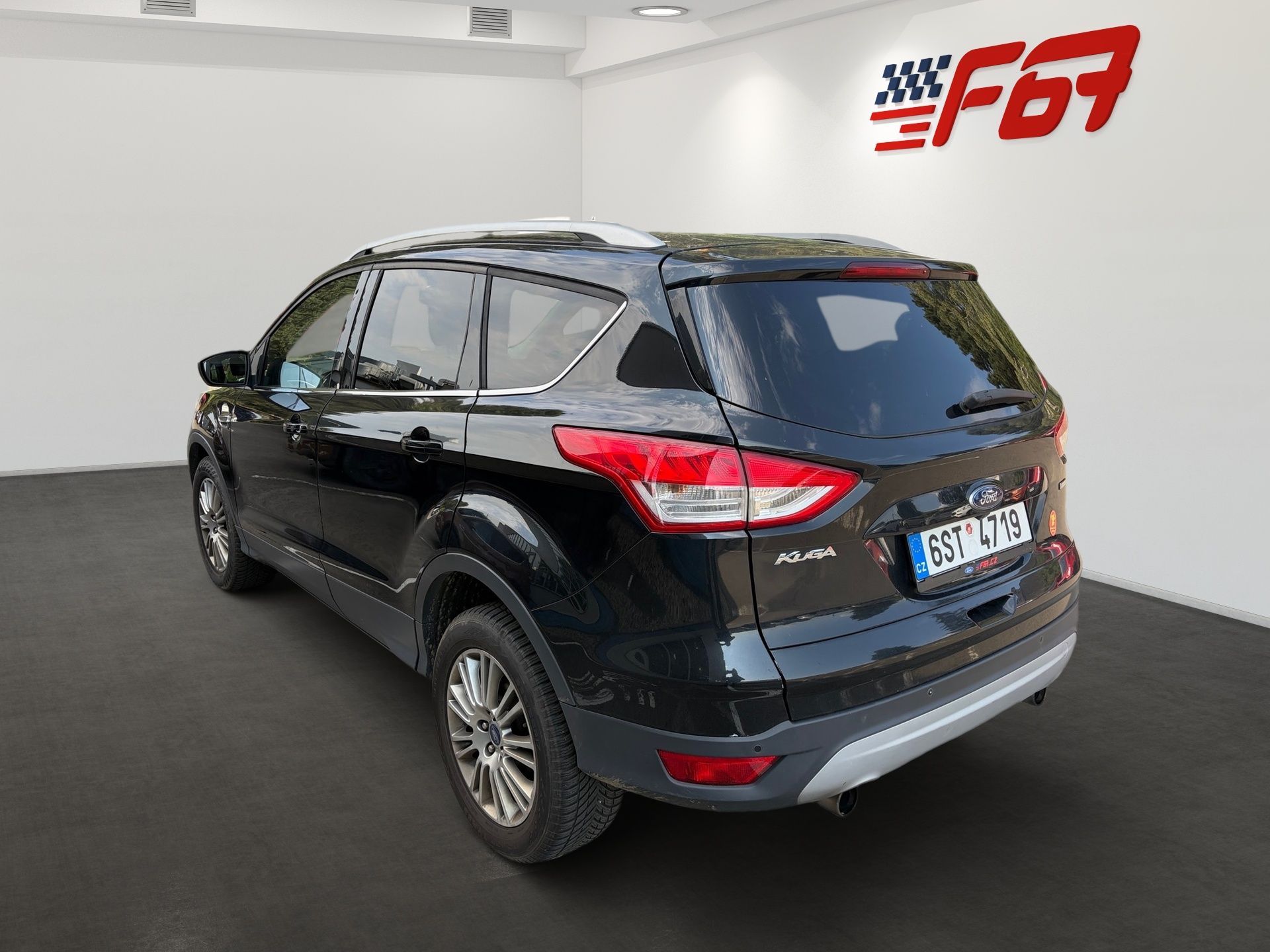 Ford Kuga, Titanium TOP VÝBAVA od FORD67 - fotka 4
