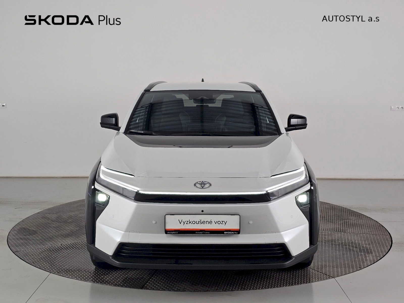 Toyota bZ4X, FACELIFT AWD 343k EXECUTIVE - fotka 4
