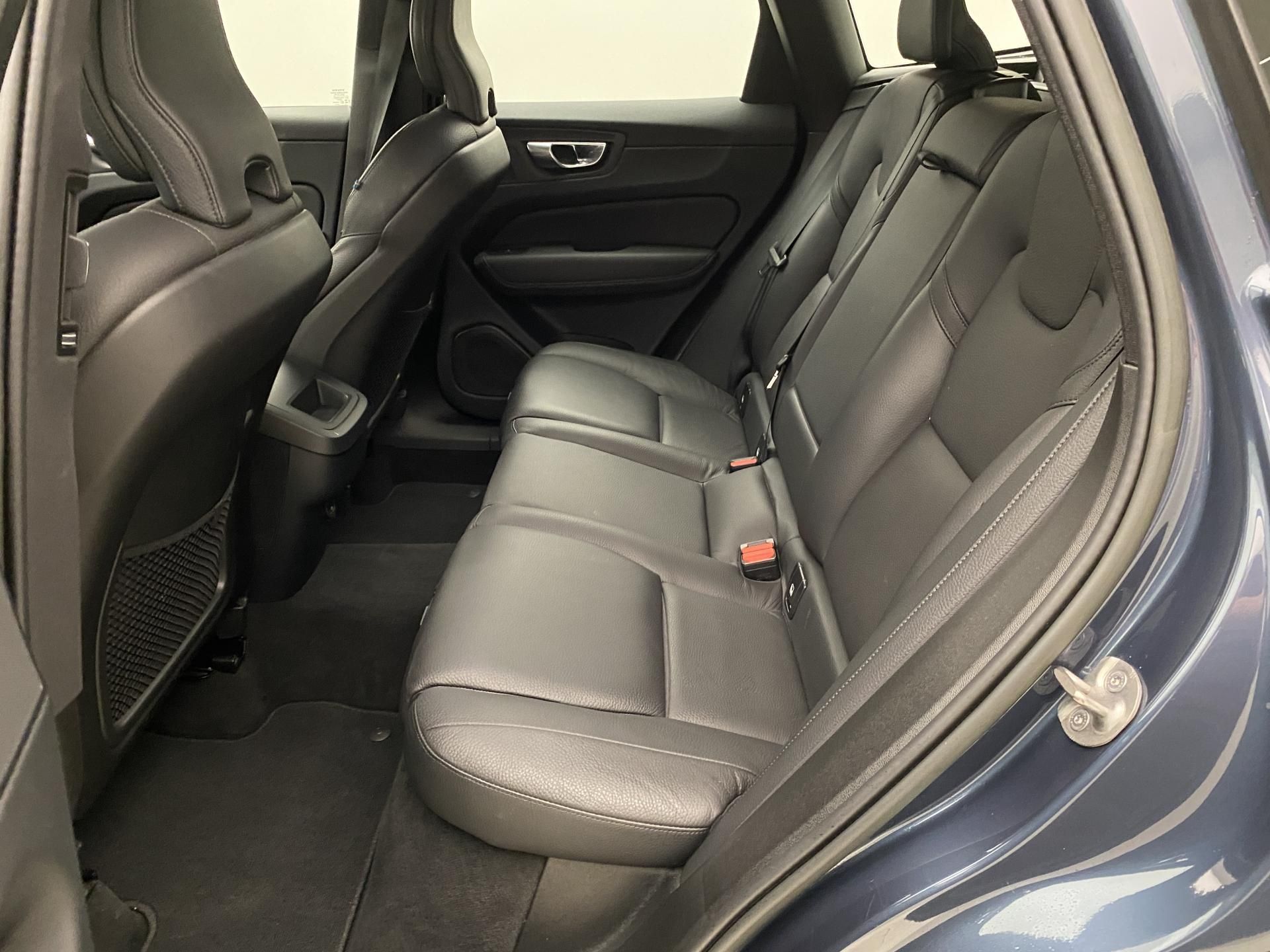 Volvo XC60, B5 AWD CORE AUT CZ - fotka 5