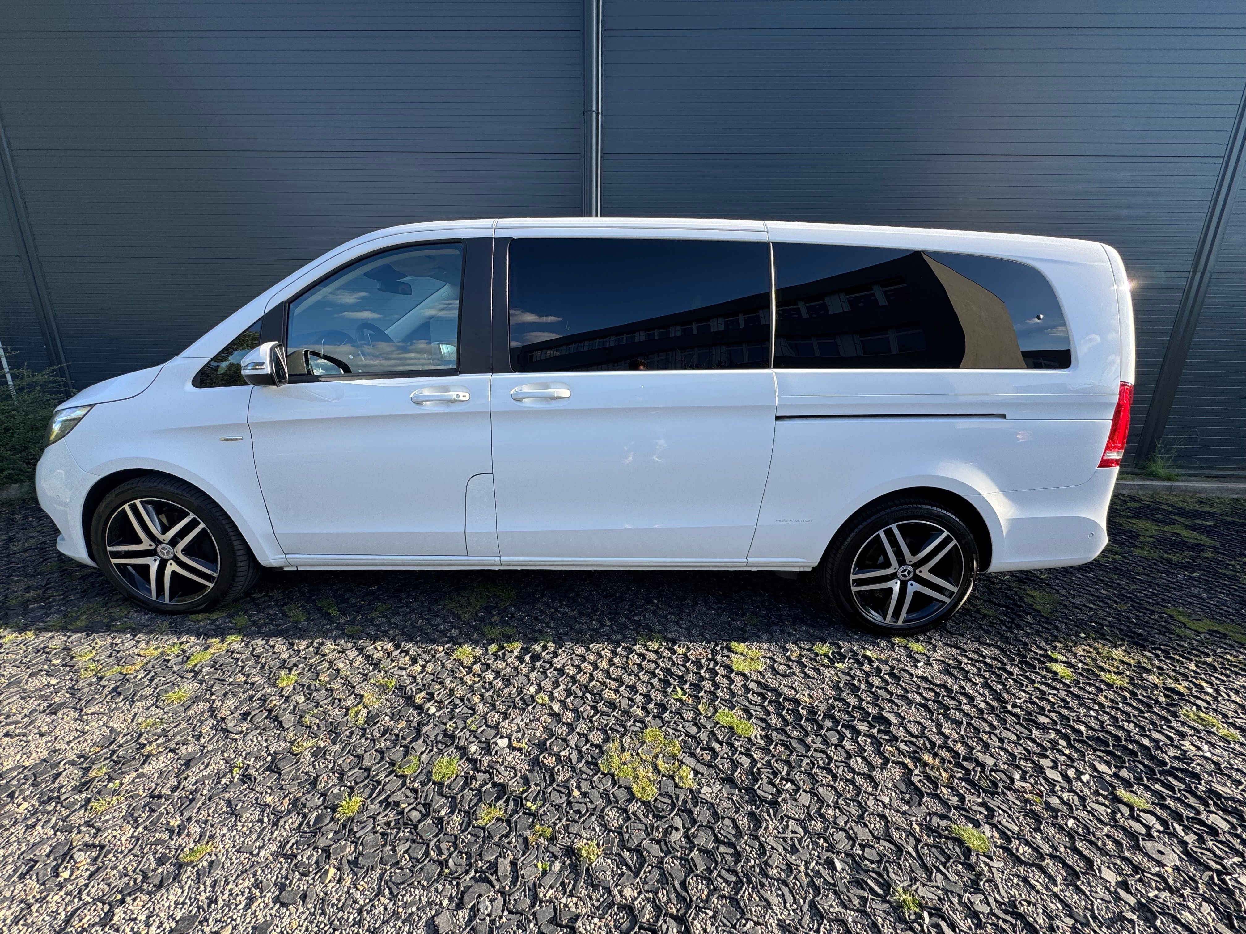 Mercedes-Benz Třídy V, 250 4MATIC AVANGARDE XL - fotka 3