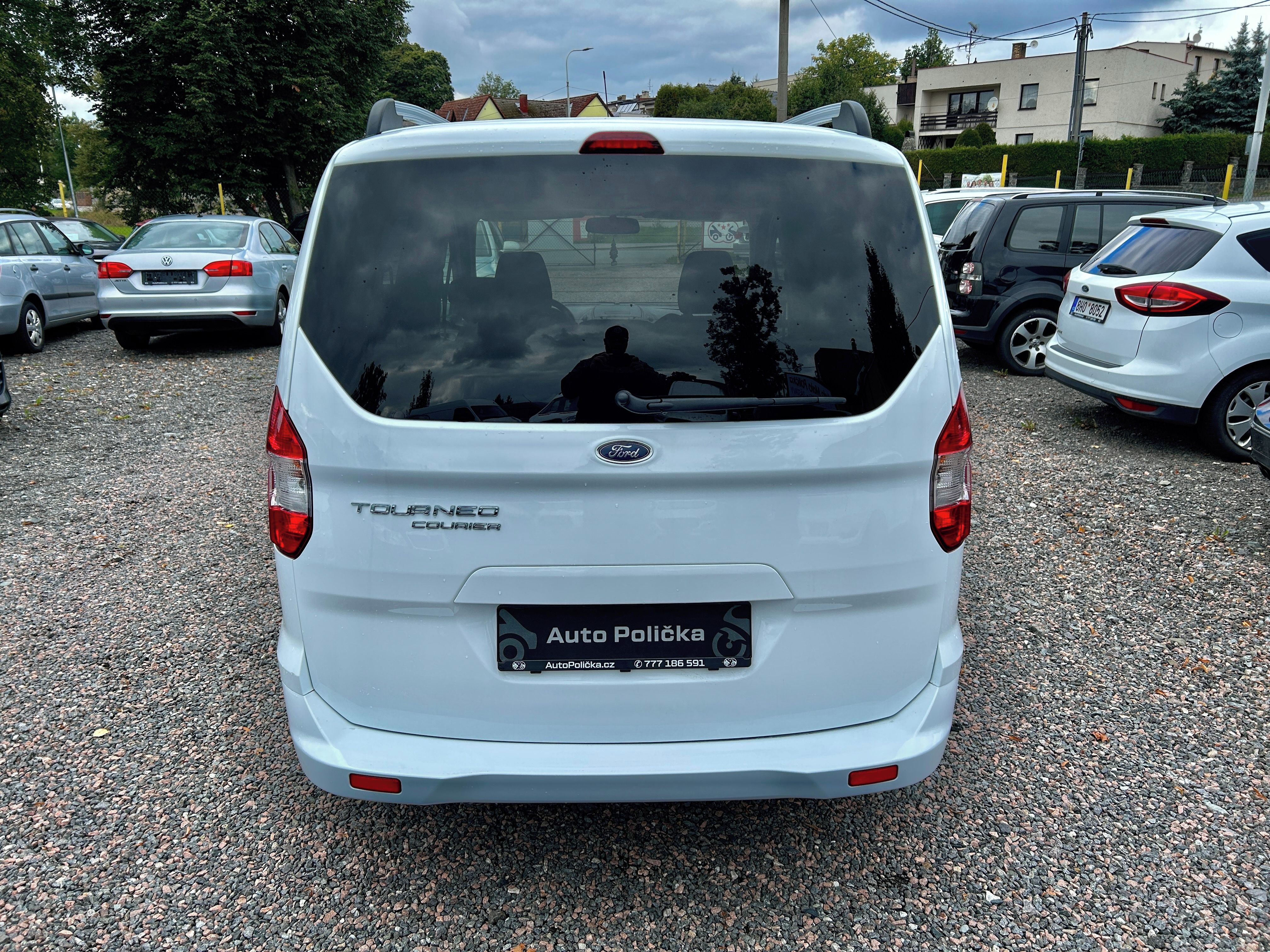 Ford Tourneo Courier, 1.5d 73 kW CZ,DPH,PoServisu - fotka 6