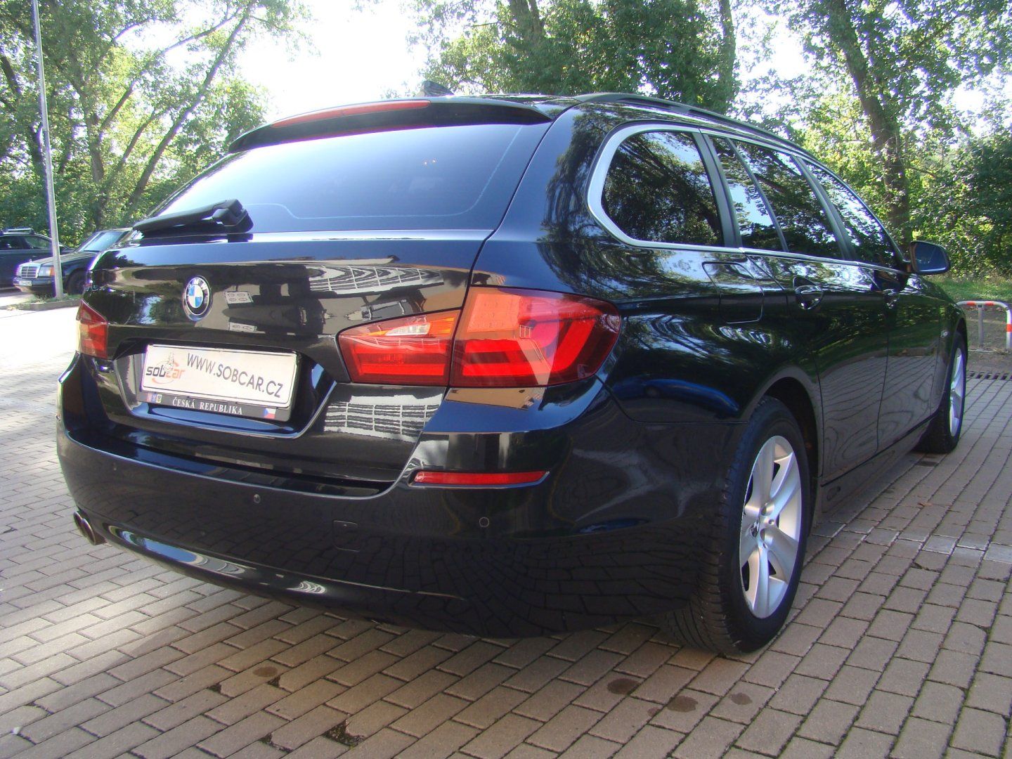 BMW Řada 5, 530d xDrive PANORAMA WEBASTO - fotka 4