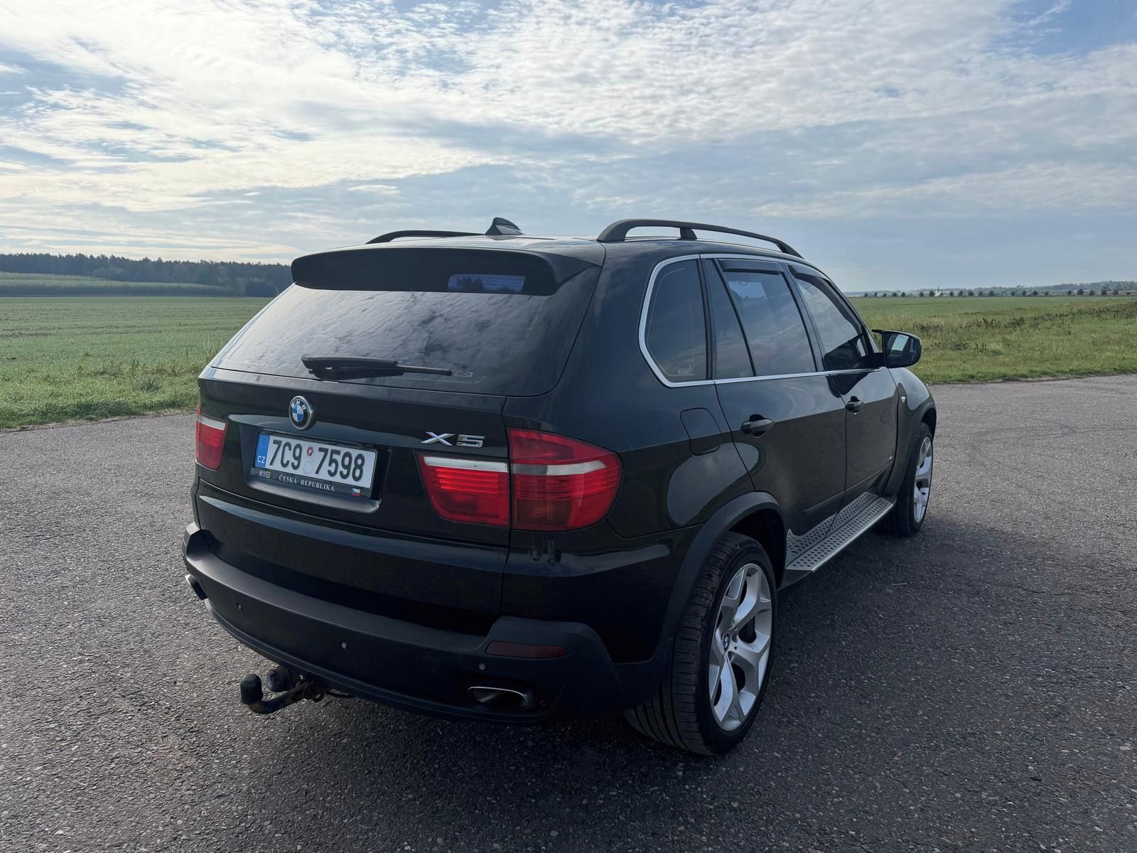 BMW X5, 4.8 I V8 Super motor - fotka 6