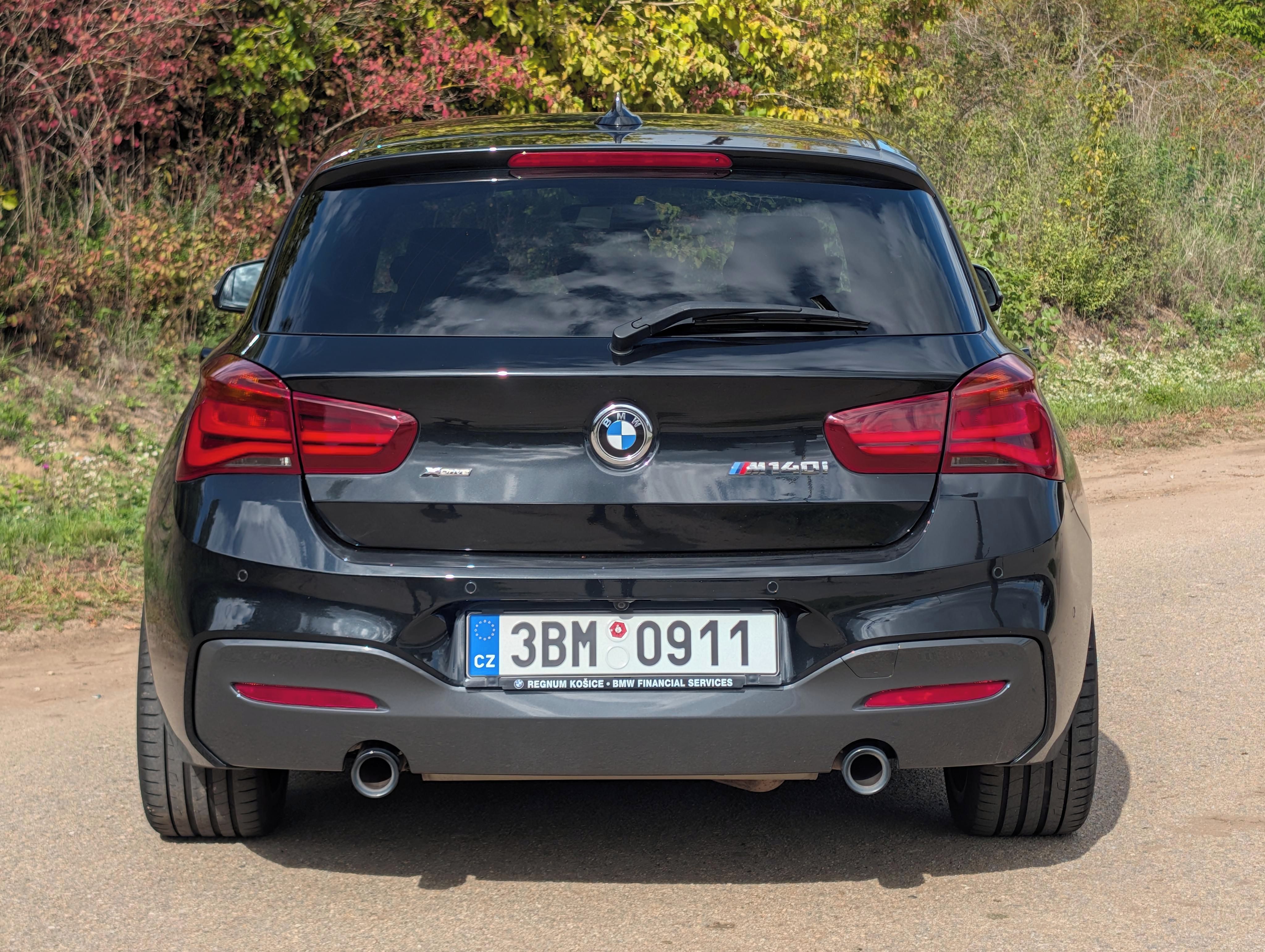 BMW Řada 1, M140i xDrive Shadow - fotka 4