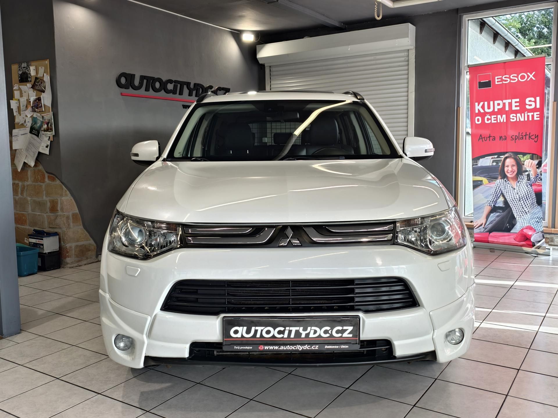 Mitsubishi Outlander, 2.2 DI-D 4x4, 7MÍST, INSTYLE - fotka 2