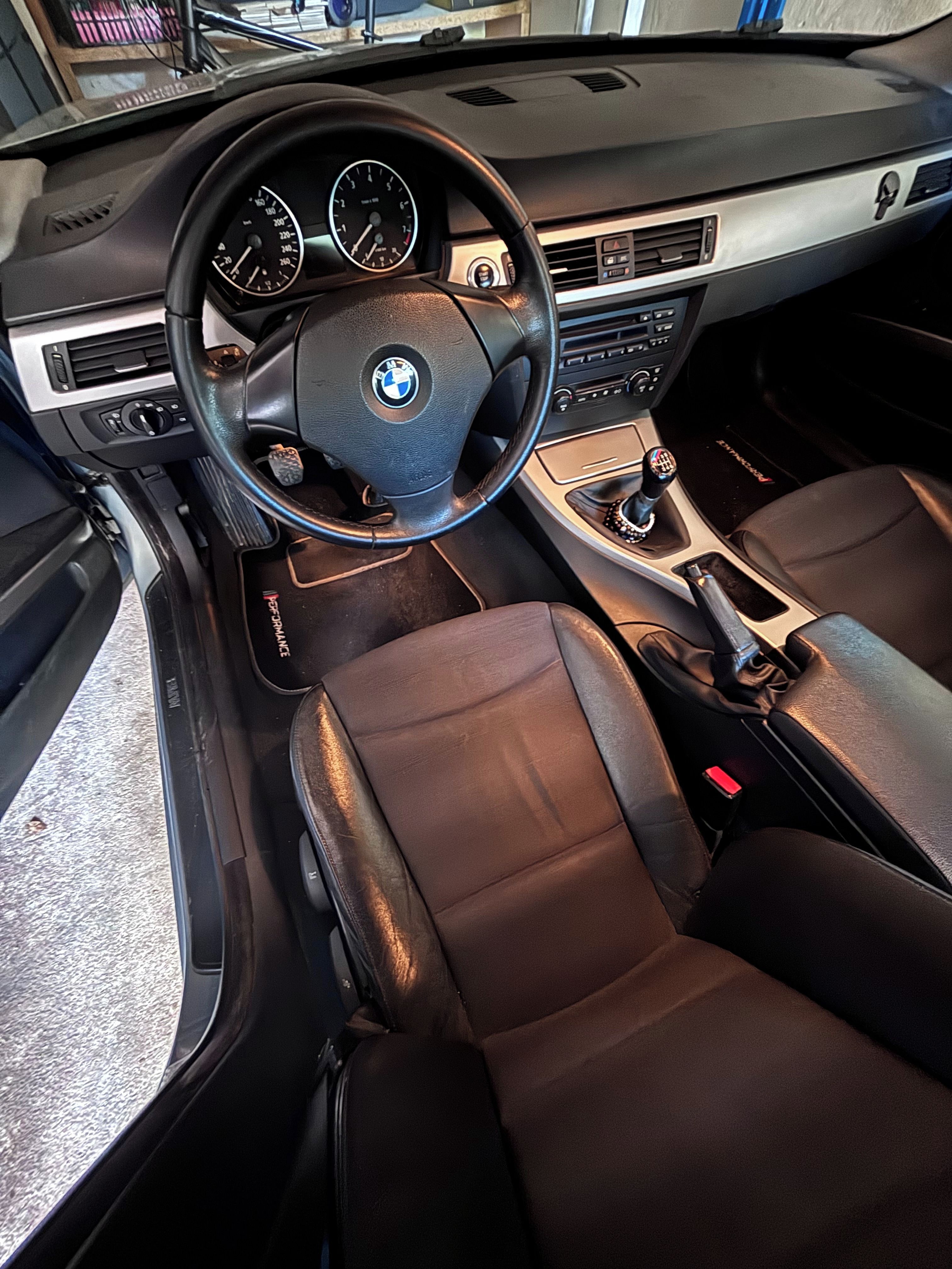 BMW Řada 3, 325i - fotka 3