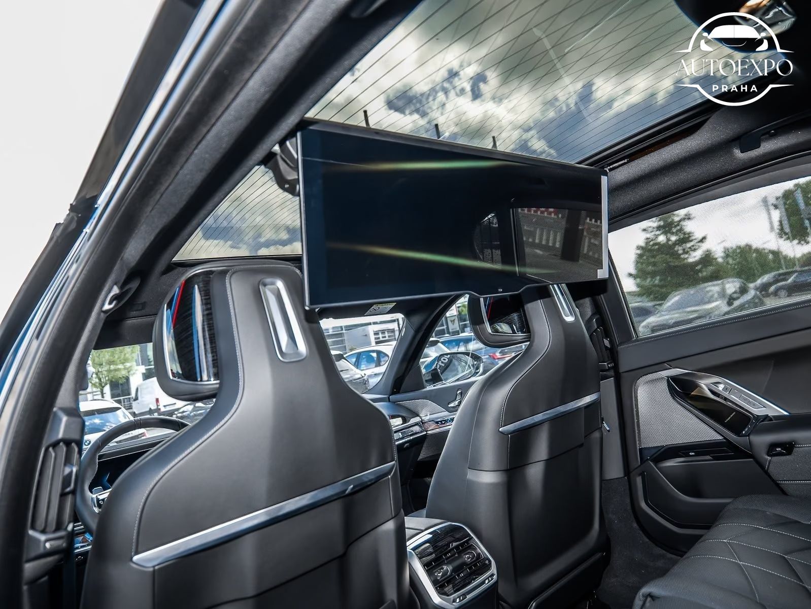 BMW Řada 7, 740d xDrive M Sport TV HUD - fotka 4