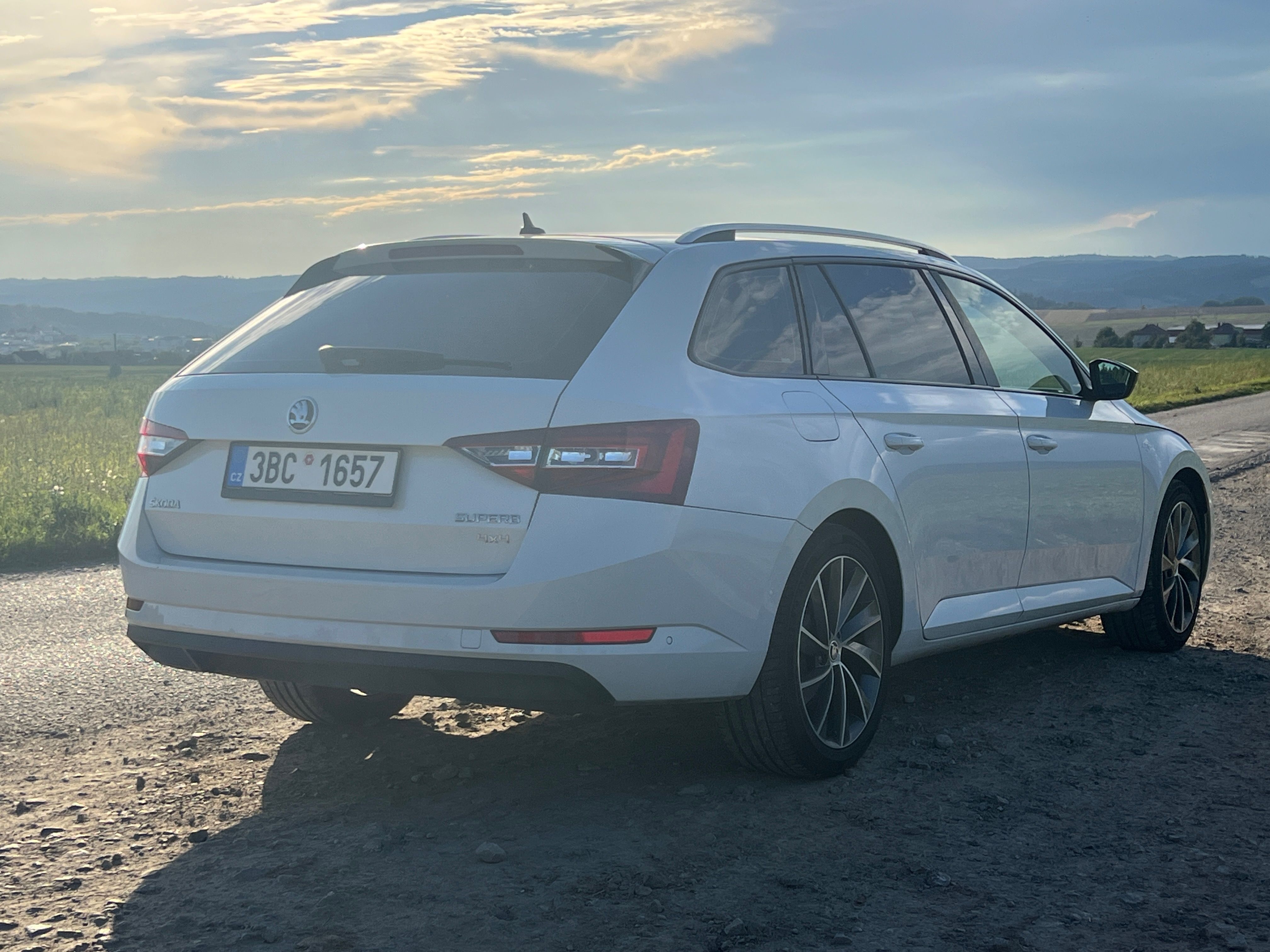 Škoda Superb, Škoda Superb III 2.0 TDI 140kW - fotka 4