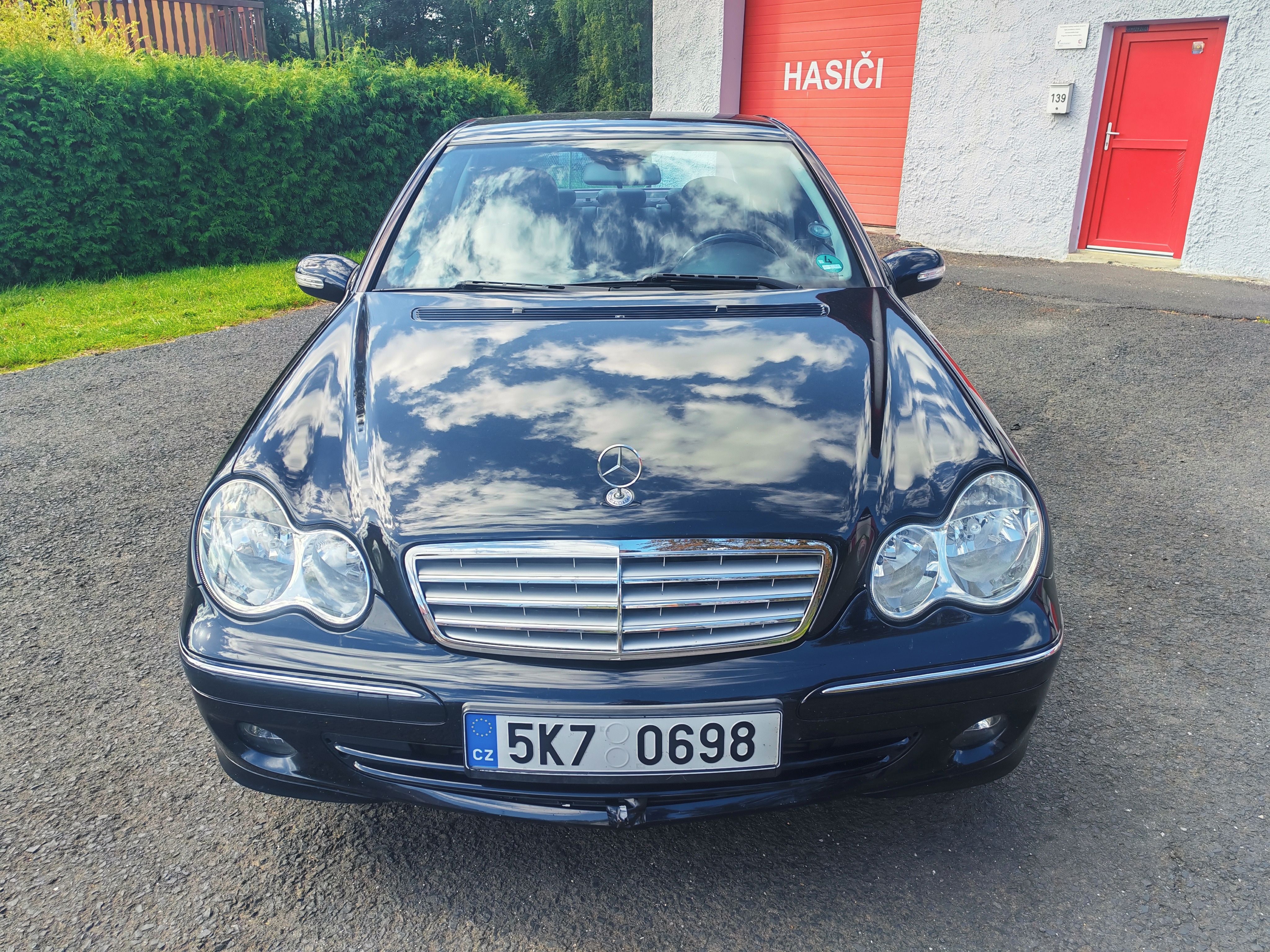 Mercedes-Benz Třídy C, 180 - fotka 4