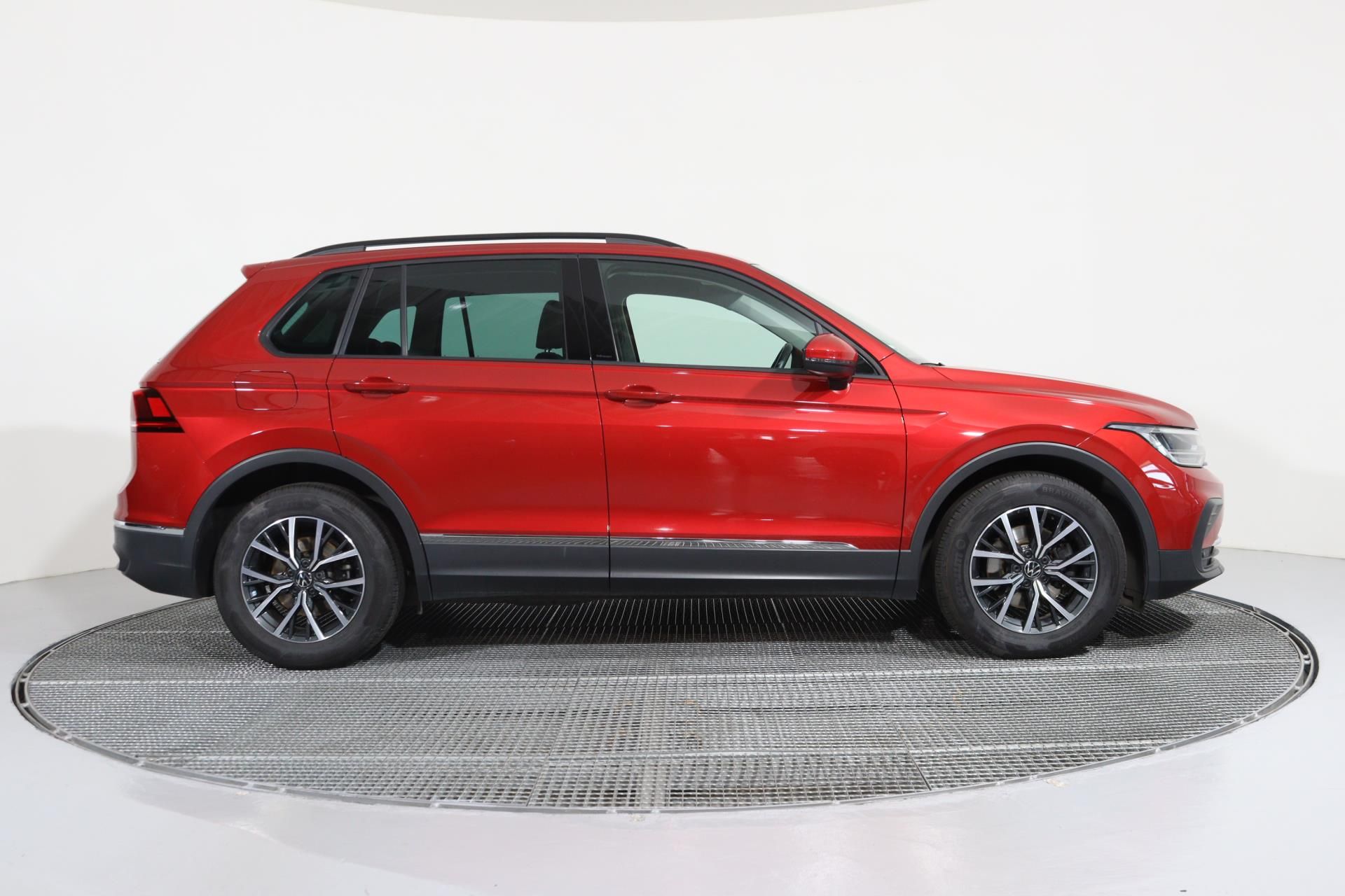 Volkswagen Tiguan, 1,5 TSI 110 KW/ LED, ACC - fotka 3