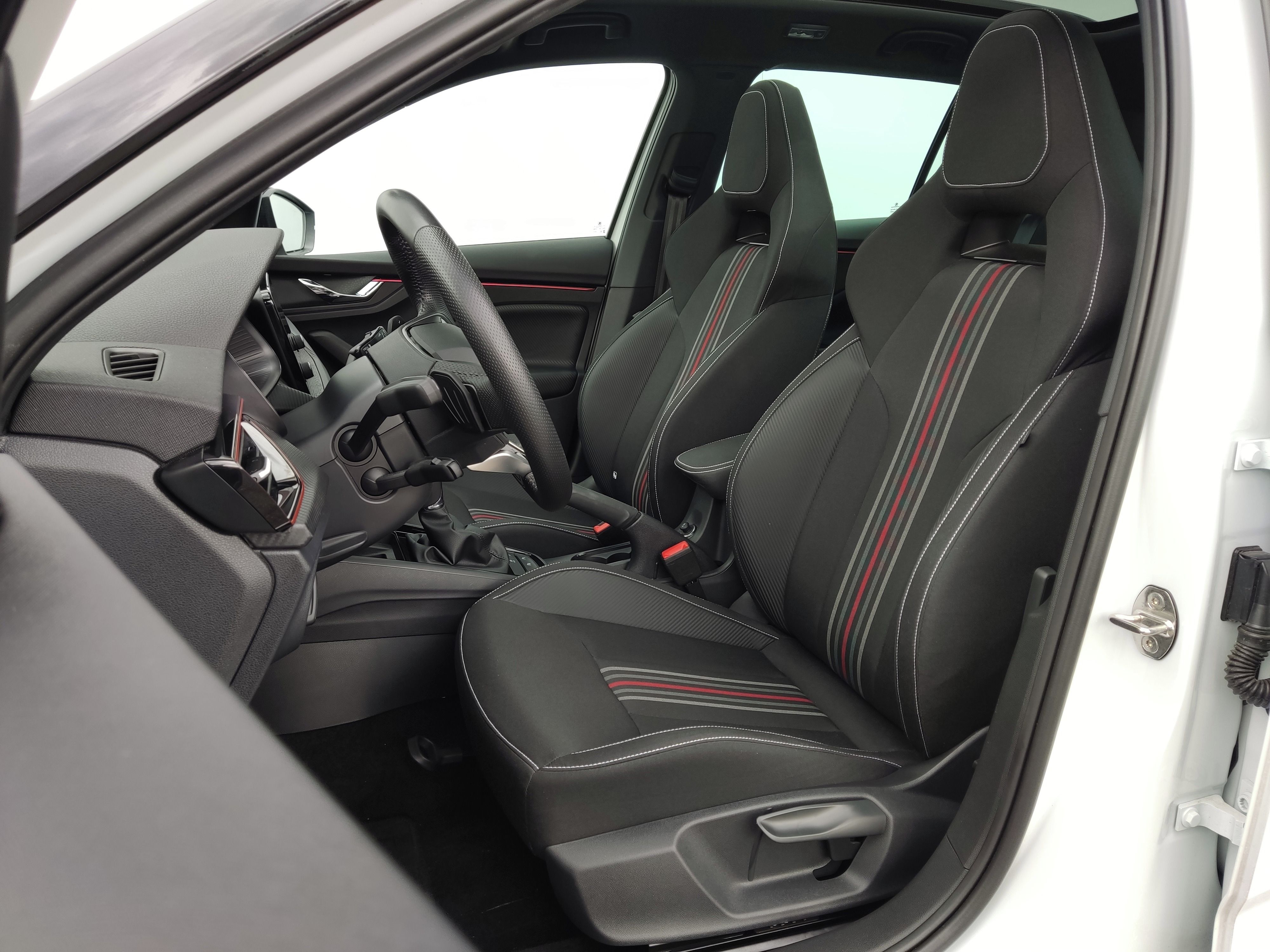 Škoda Kamiq, 1.5 TSI DSG SCC Monte Carlo - fotka 6