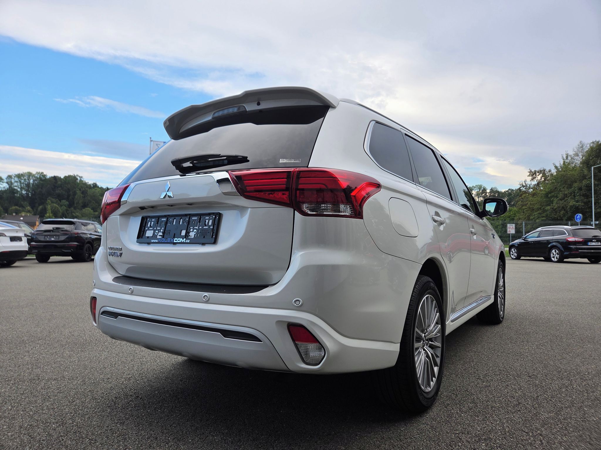 Mitsubishi Outlander, 2.4 PHEV 4x4 - fotka 5