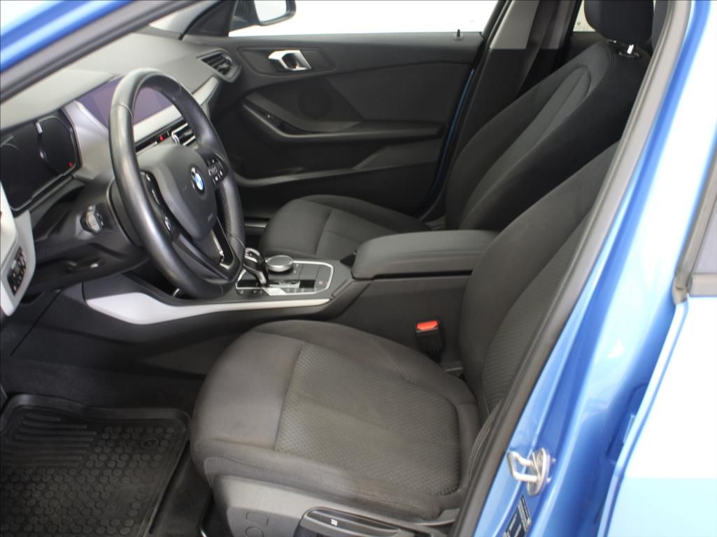 BMW Řada 1, 1,5 118i 103kW AT Advantage ČR - fotka 6