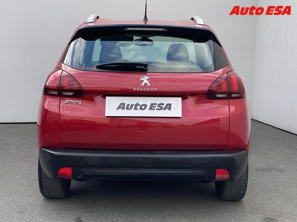 Peugeot 2008, 1.2 PT,ČR,Allure - fotka 5