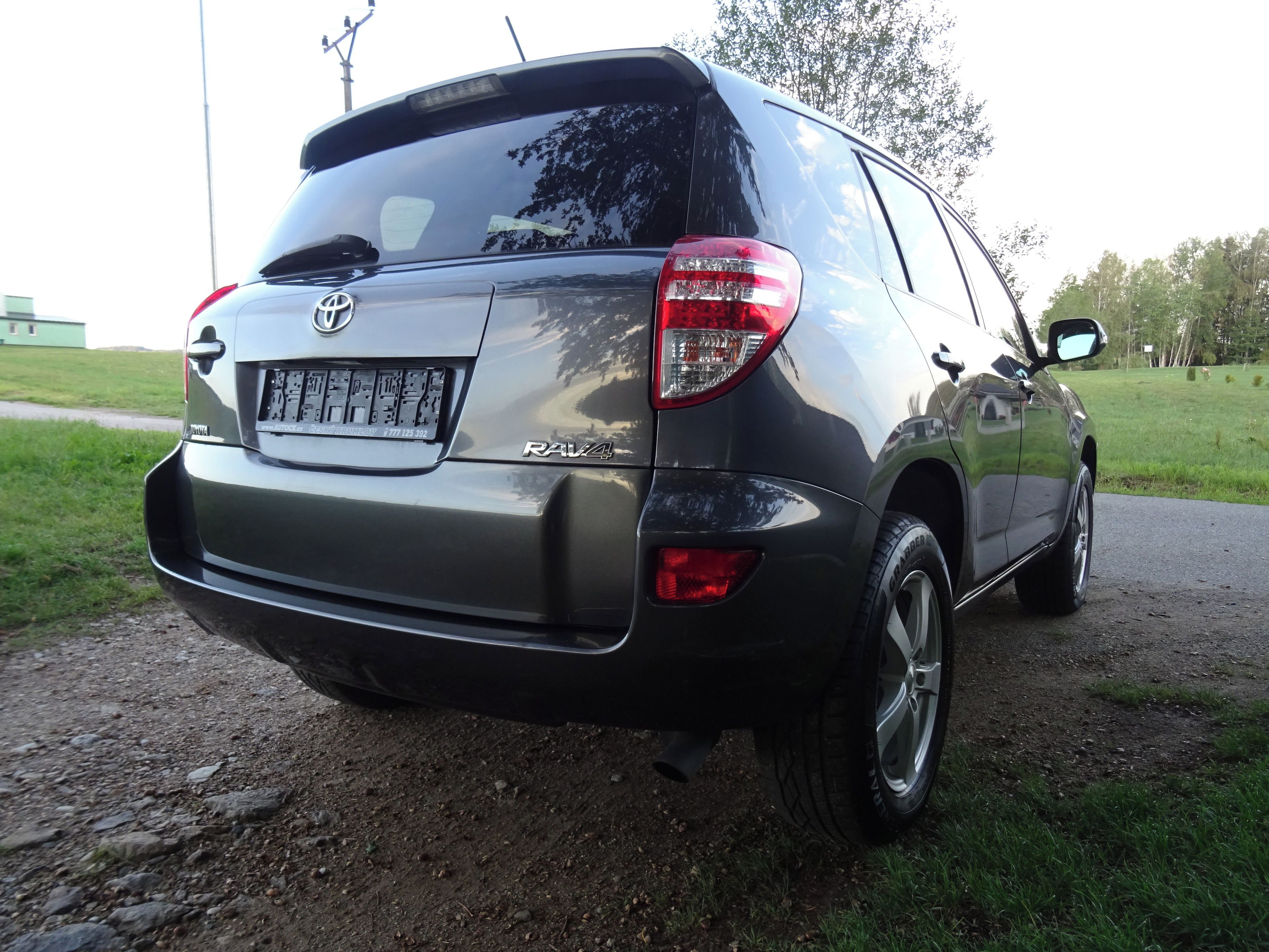 Toyota Rav4, 2,2 D-4D 110kW 4x4 pěkná výb. - fotka 4