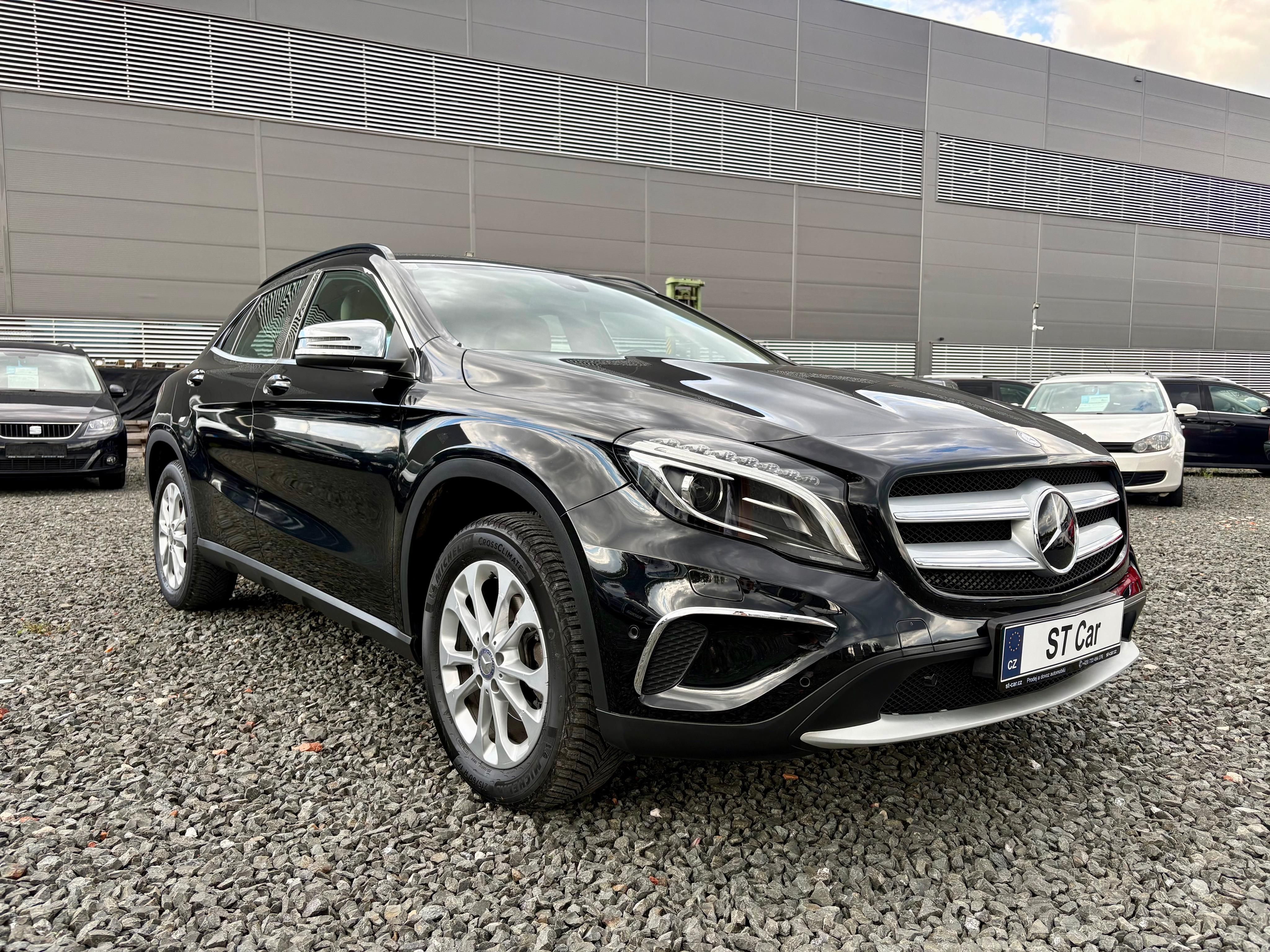 Mercedes-Benz GLA, 200D 100kw 4MATIC Automat - fotka 3