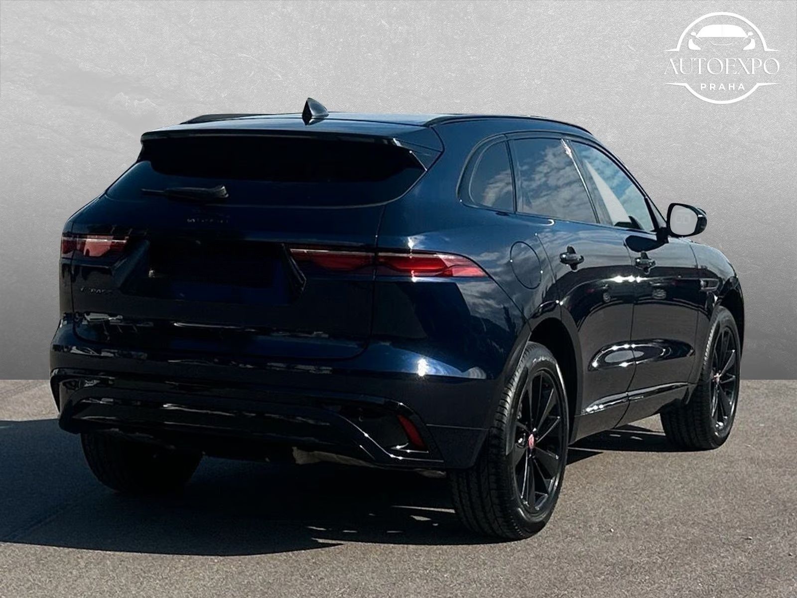 Jaguar F-Pace, P250 R-DYNAMIC SE AWD * - fotka 2
