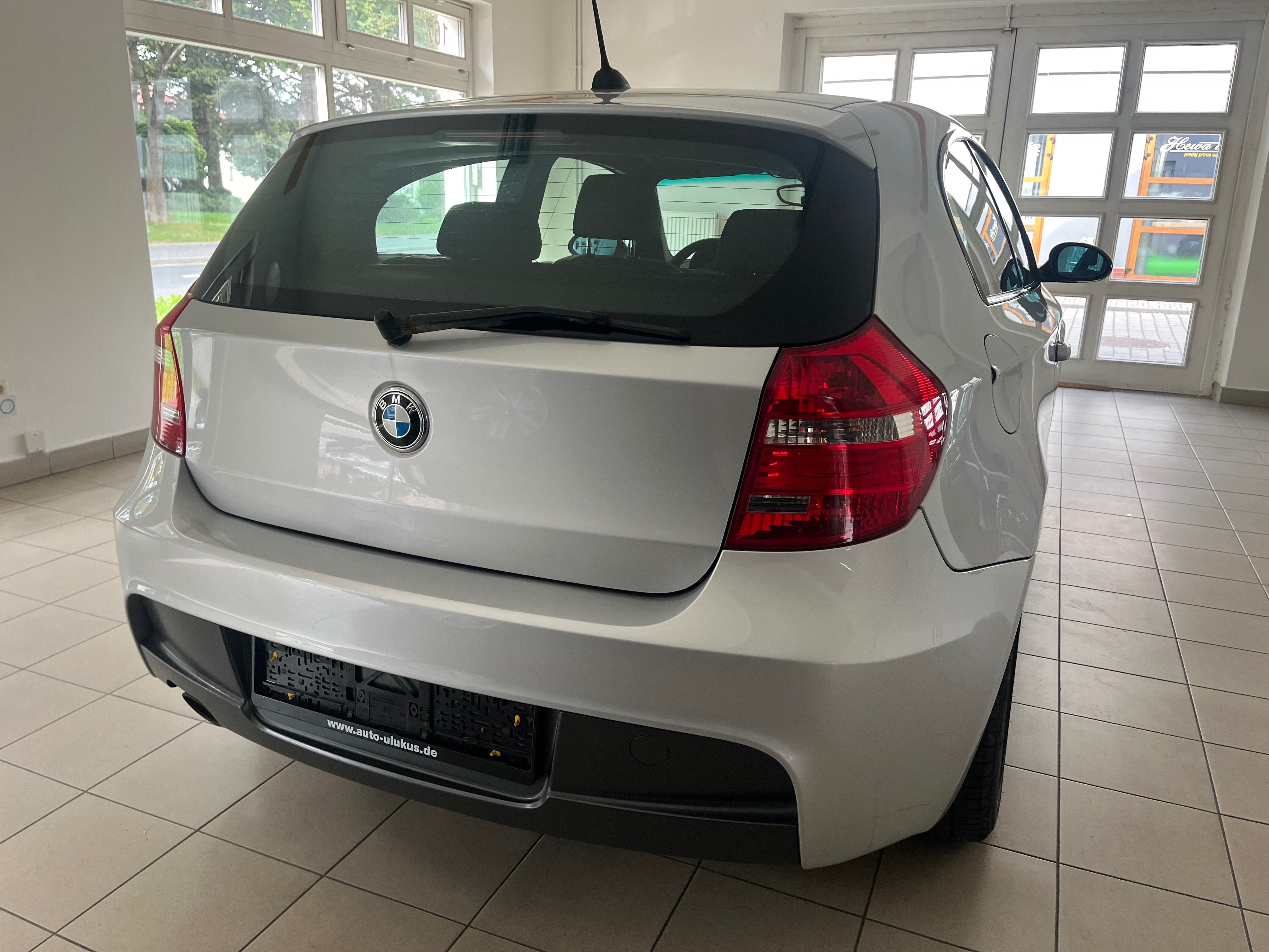 BMW Řada 1, 118i  M-Paket - fotka 6