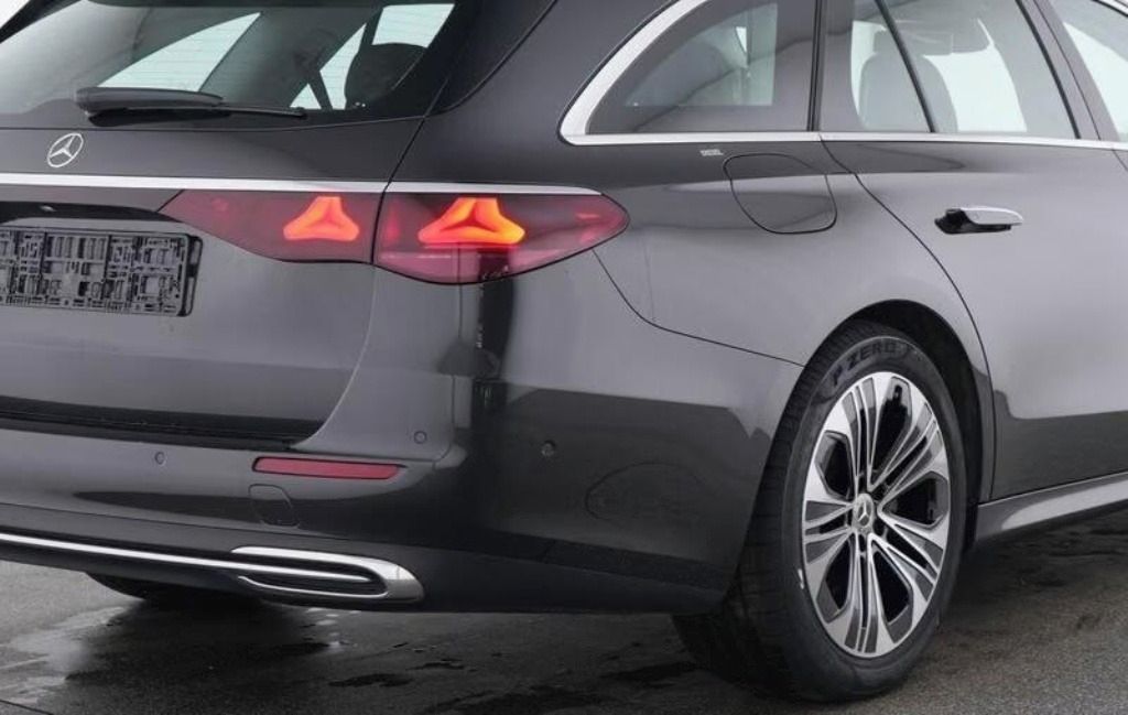 Mercedes-Benz Třídy E, 220 d T Avantgarde Distronic - fotka 4