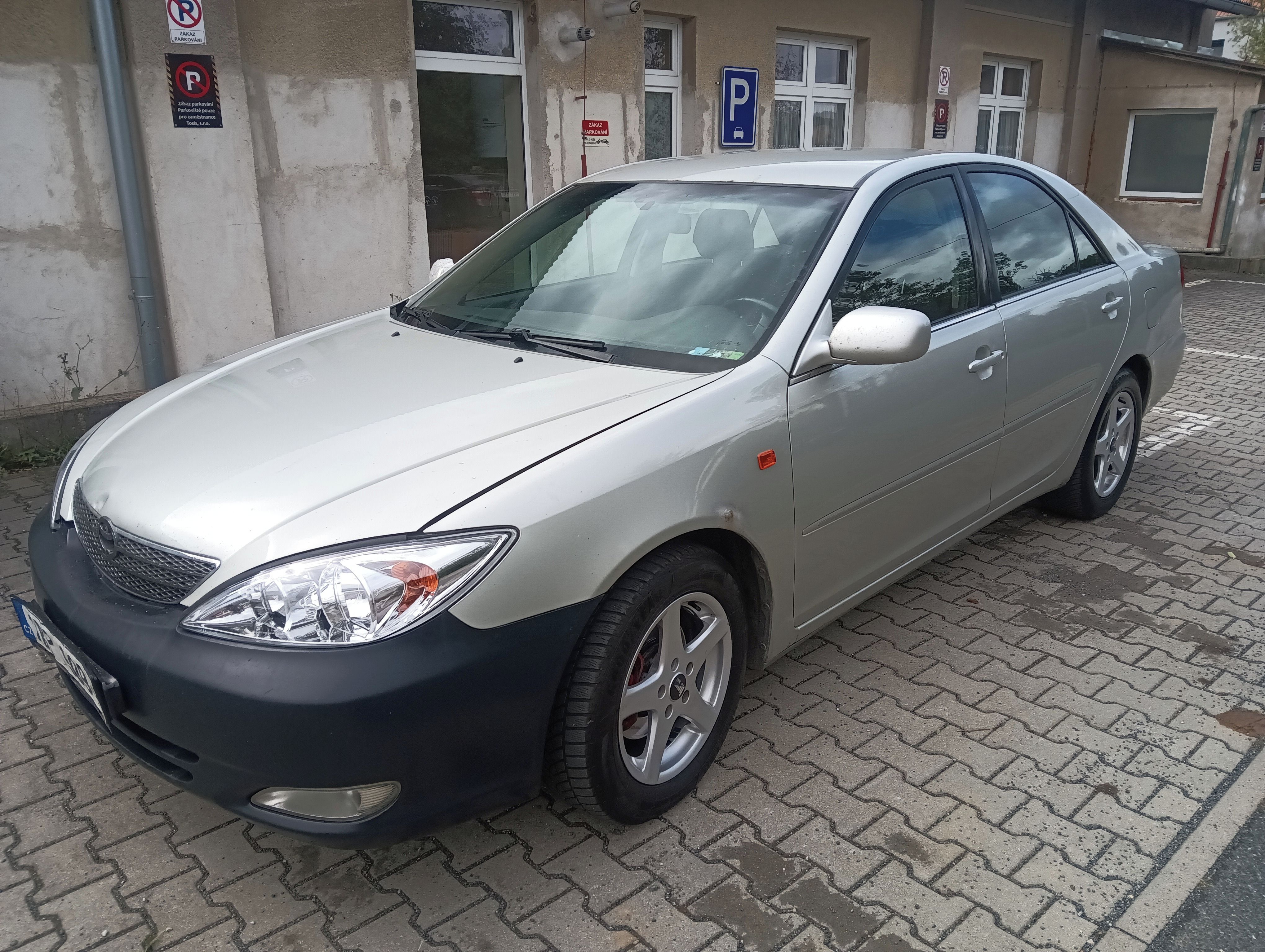 Toyota Camry, 2.4  112 kW