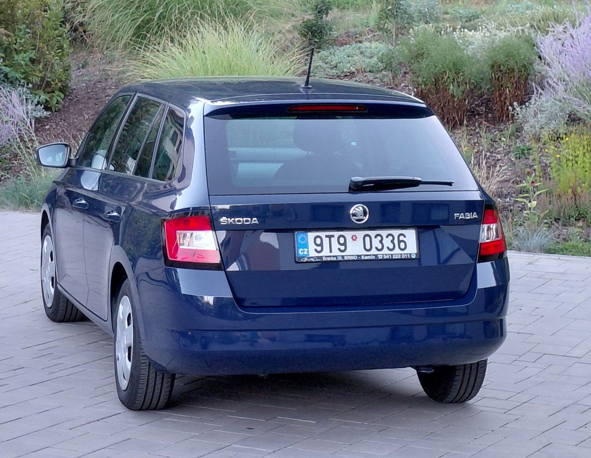 Škoda Fabia, KOMBI,TSI 1,2 81kW,ČR,serv.kn. - fotka 6