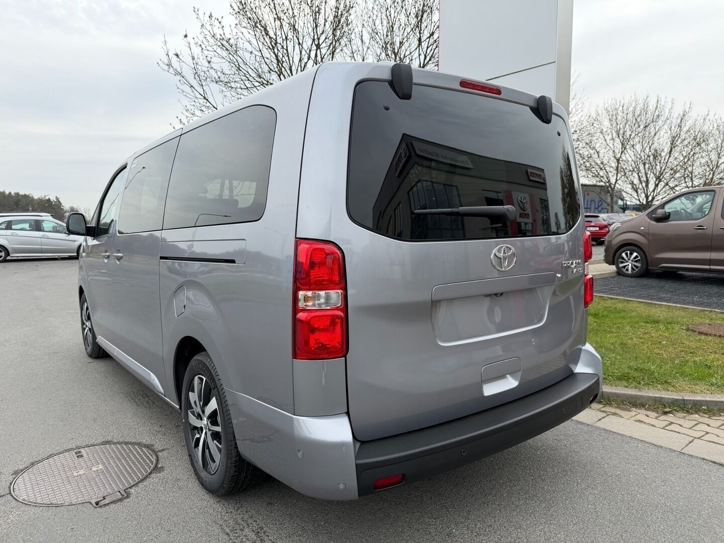 Toyota Proace Verso, L1 2.2D MAN6 Business Comfort - fotka 4