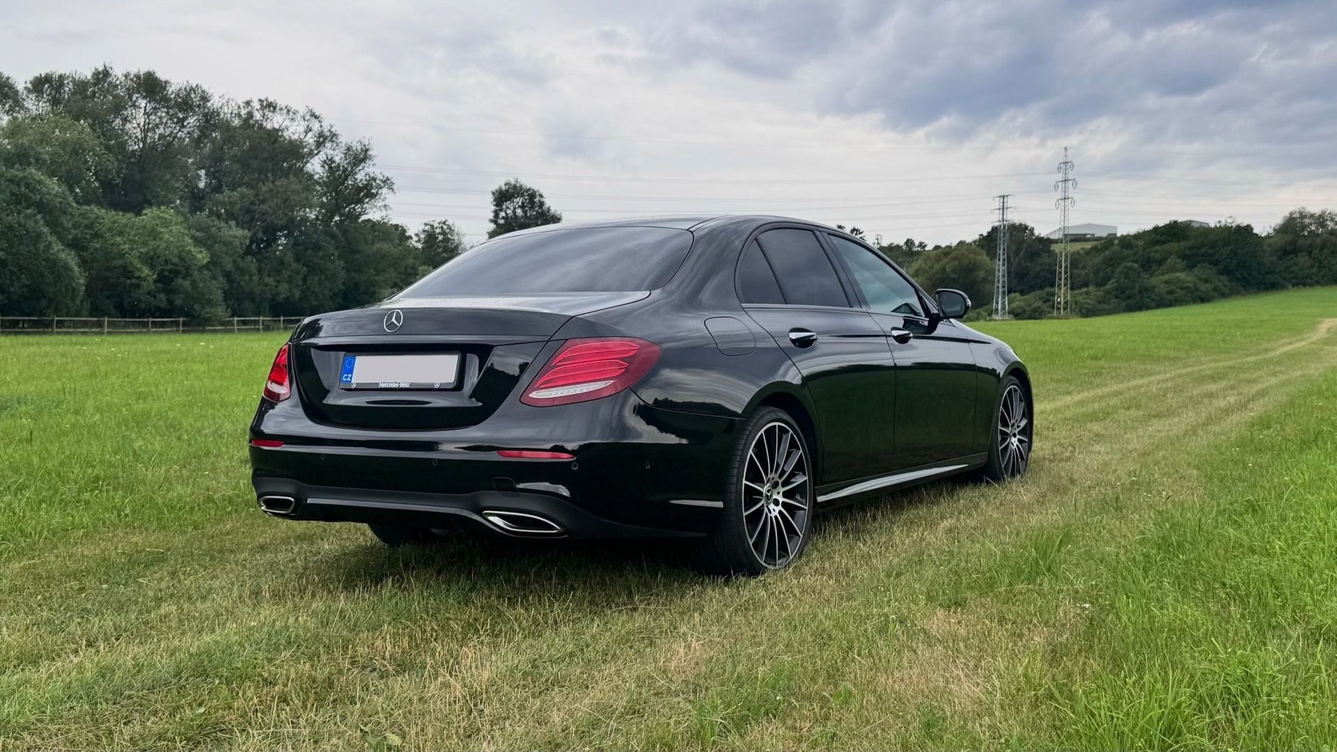 Mercedes-Benz Třídy E, E450 V6 Biturbo 4matic AMG - fotka 4