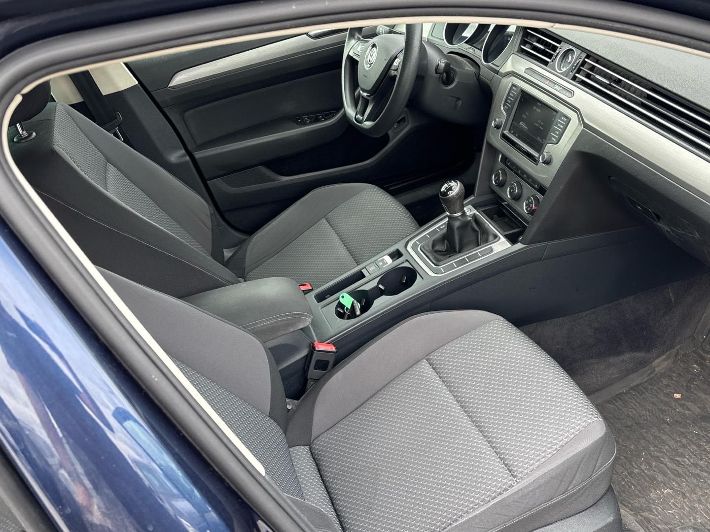 Volkswagen Passat, 1.6 TDI / 88 kW Trendline - fotka 6
