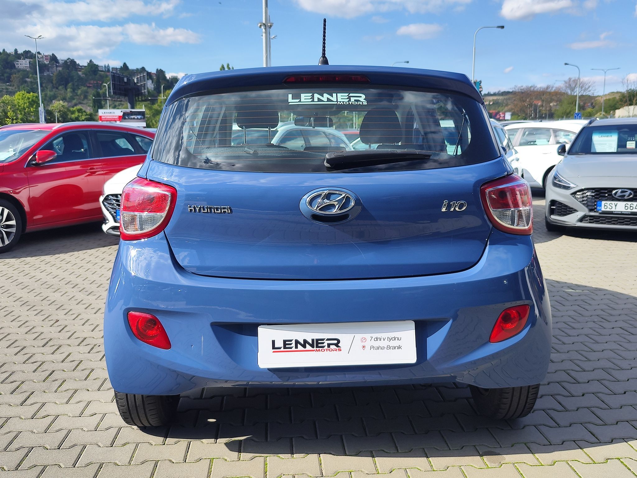 Hyundai i10, 1.0i/49kW Family Plus - fotka 6