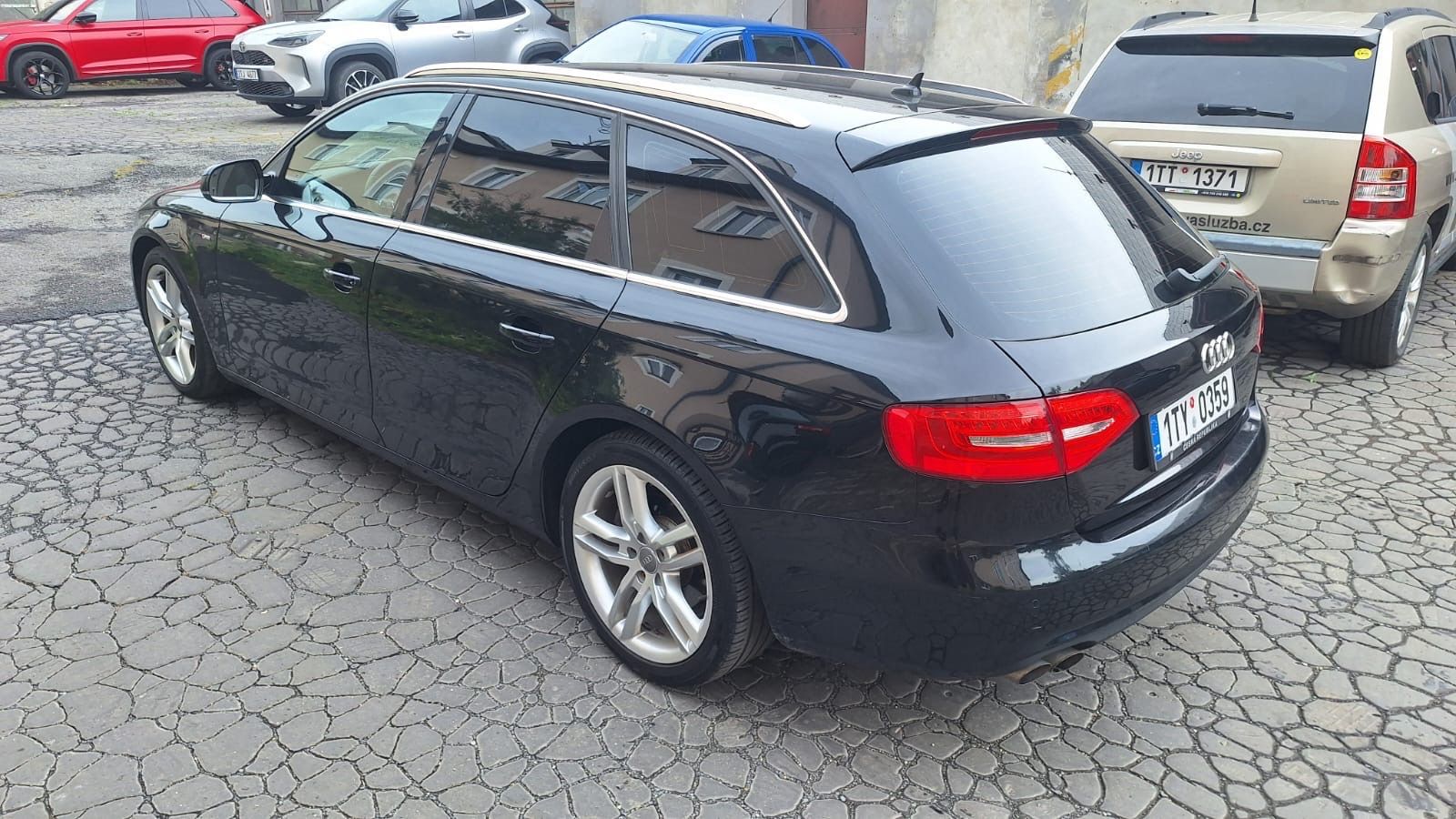 Audi A4 Avant, S line, 2.0 TDI - fotka 3