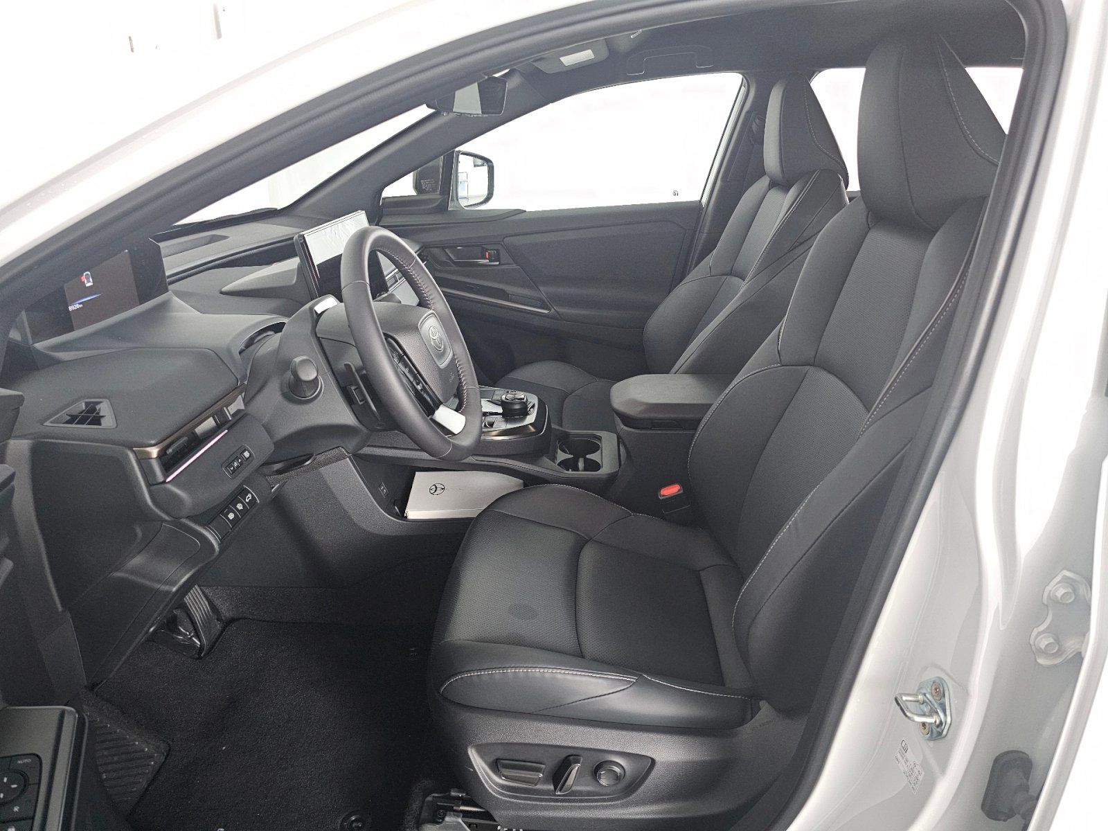 Toyota bZ4X, FACELIFT AWD 343k EXECUTIVE - fotka 6