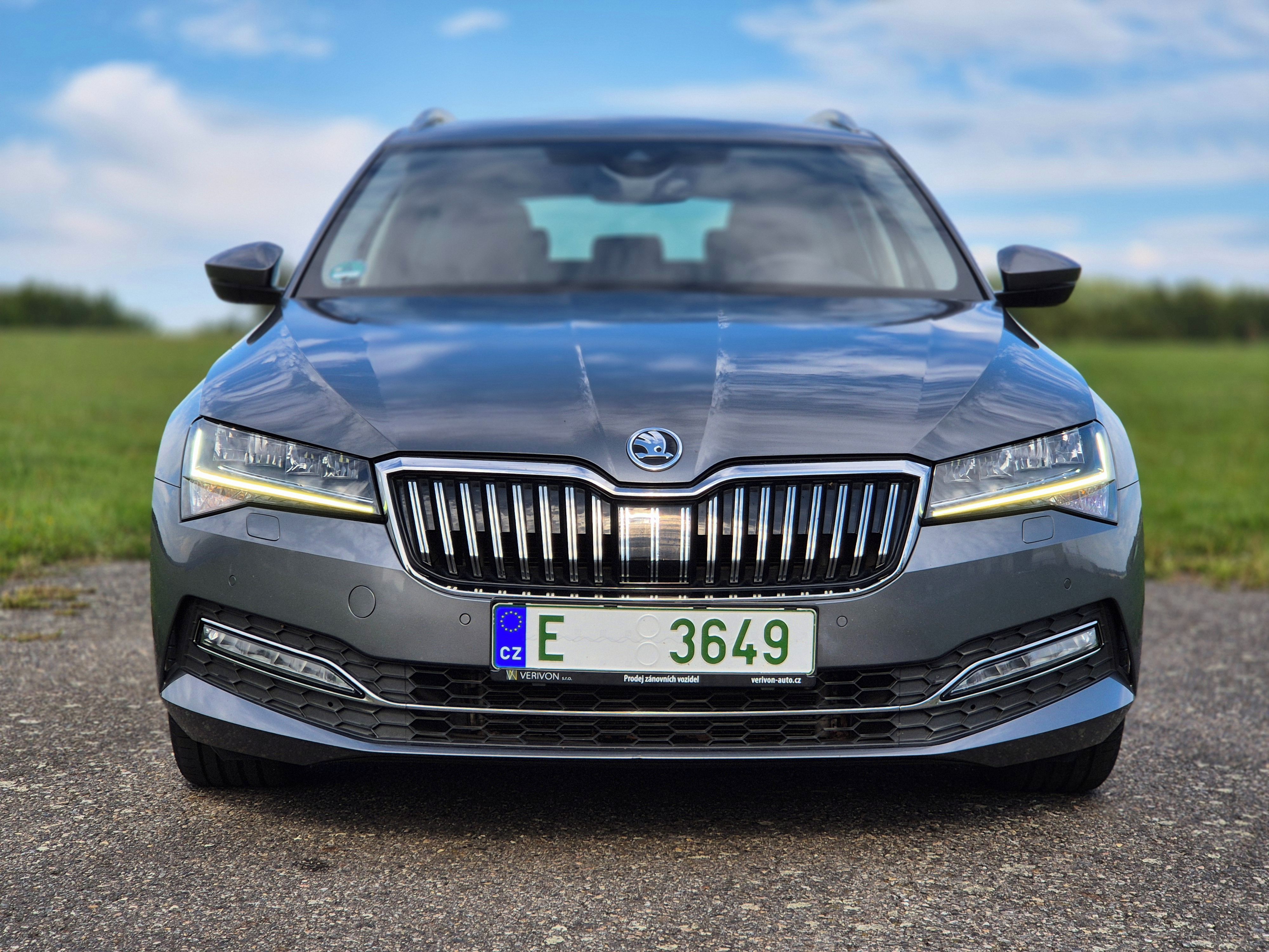 Škoda Superb, 2.0 TDI, DSG, 4x4, Style - fotka 3