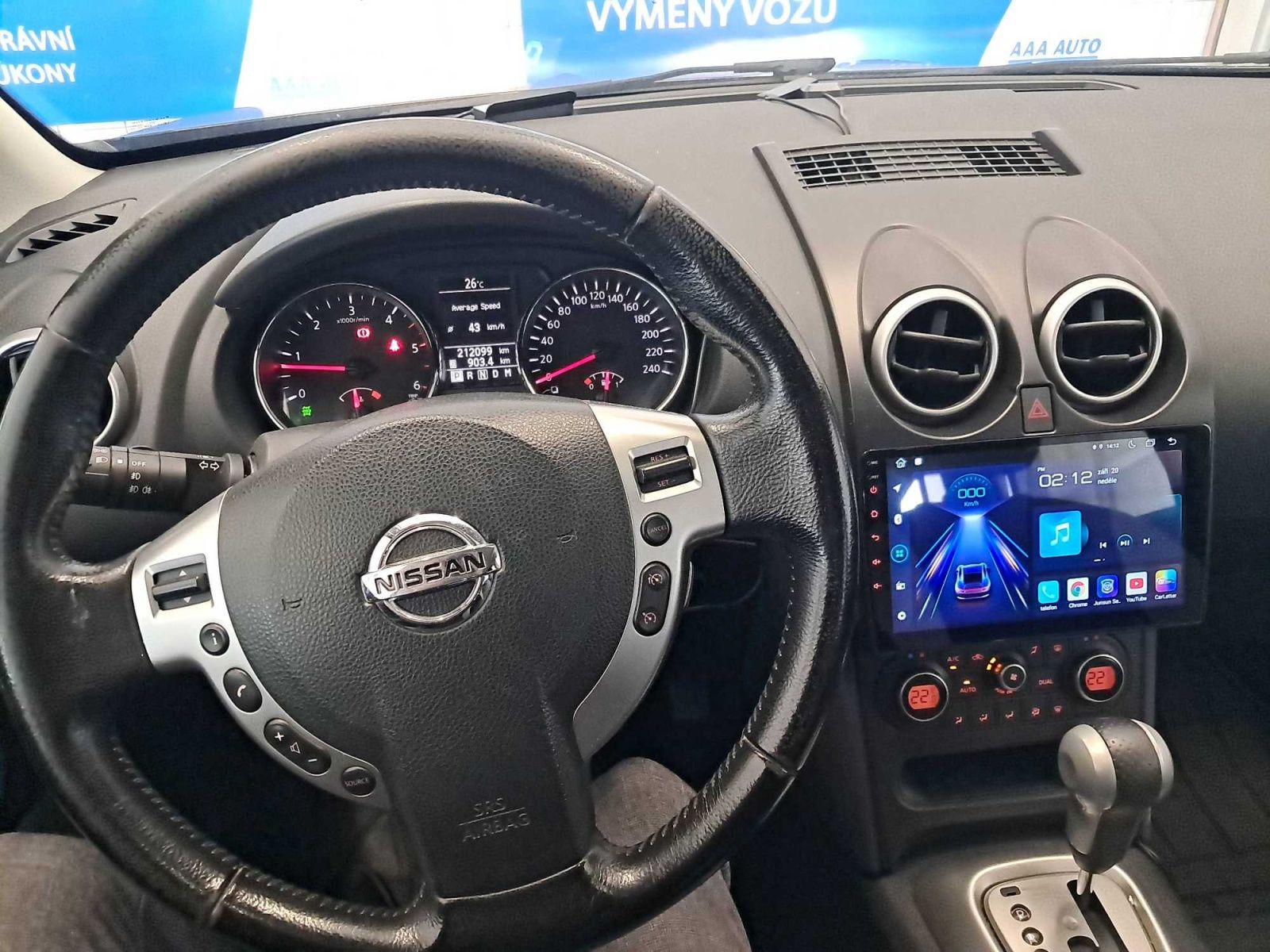 Nissan Qashqai, 2.0 dCi, 4X4, Automat, 7 míst - fotka 3