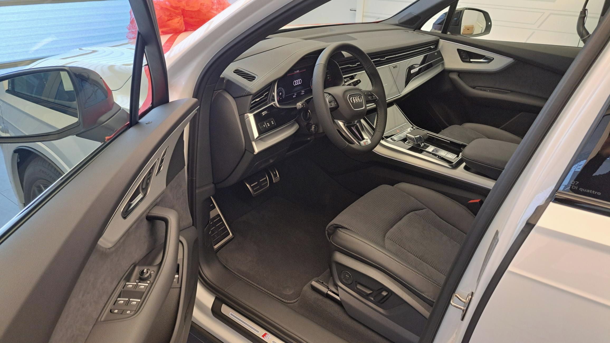 Audi Q7, Audi Q7 SUV S line TDI quattro - fotka 3