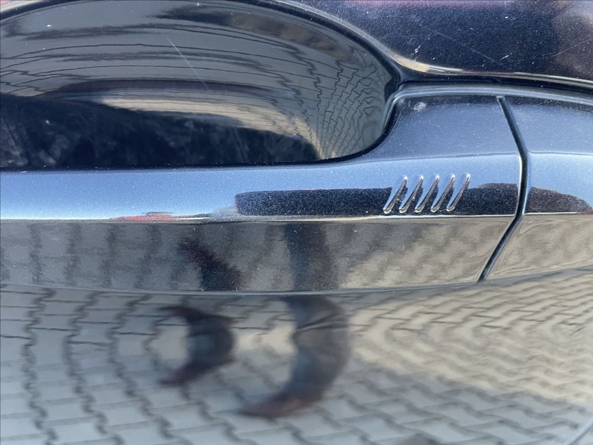 BMW X6, 4,0 D X-DRIVE M-PAKET ČR 2.MAJ - fotka 6