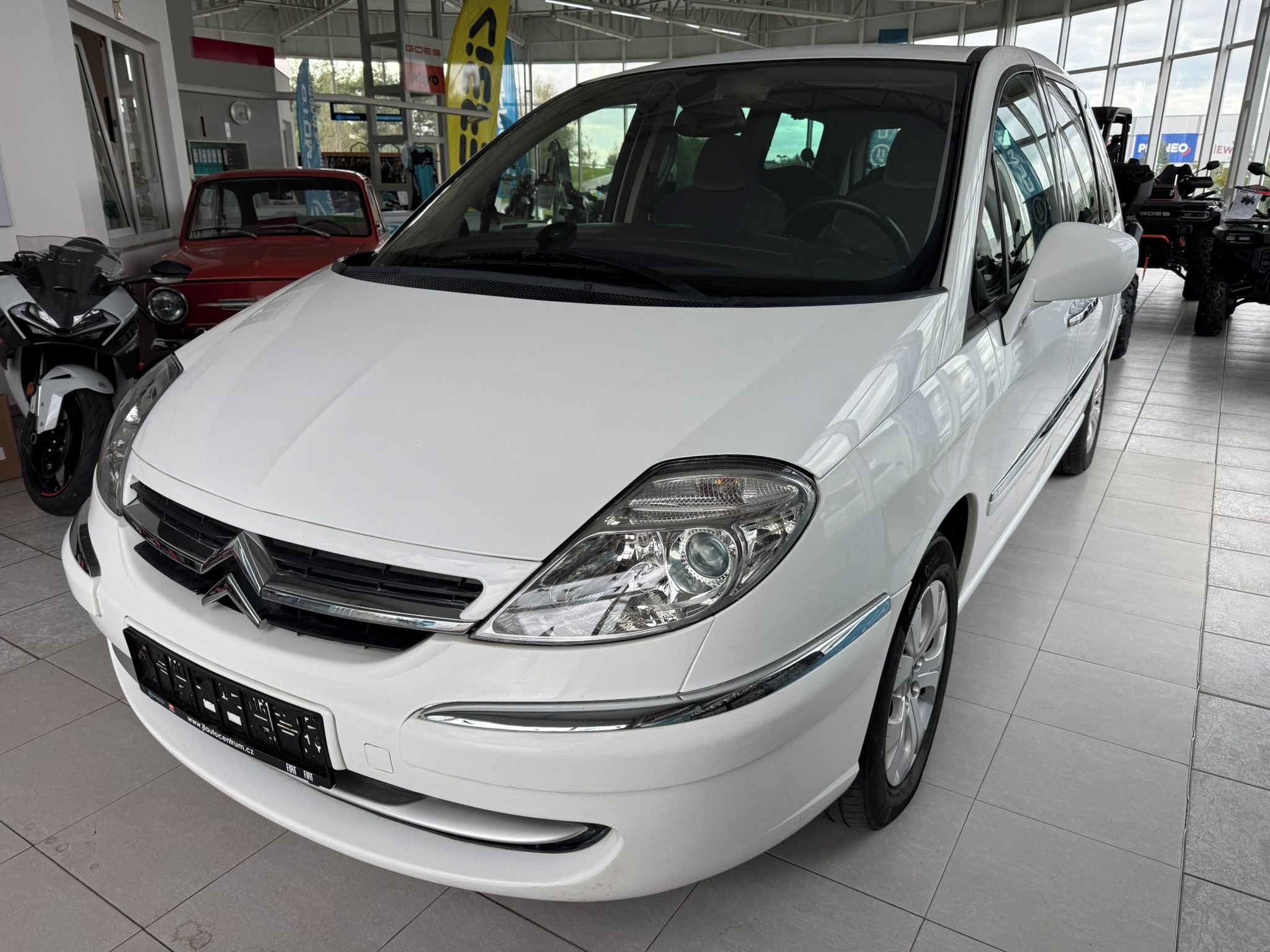 Citroën C8, 2.0 HDi 100 kW 1. majitel - fotka 3